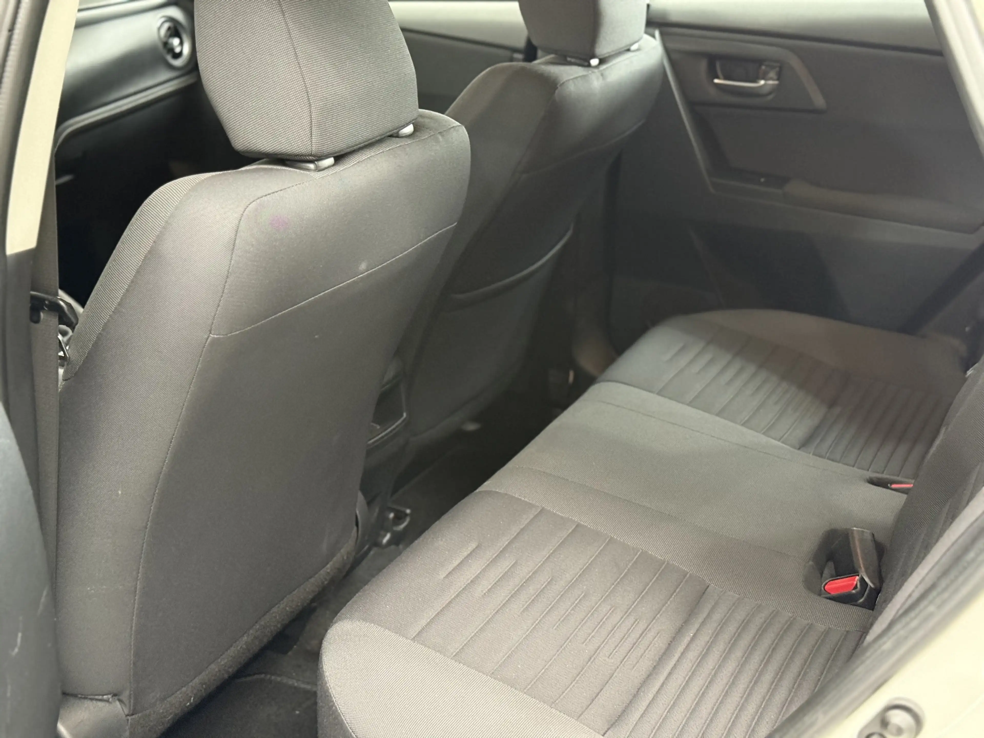 Toyota Auris Touring Sports 1.2T Aspiration Limited Climate Cru — photo 12