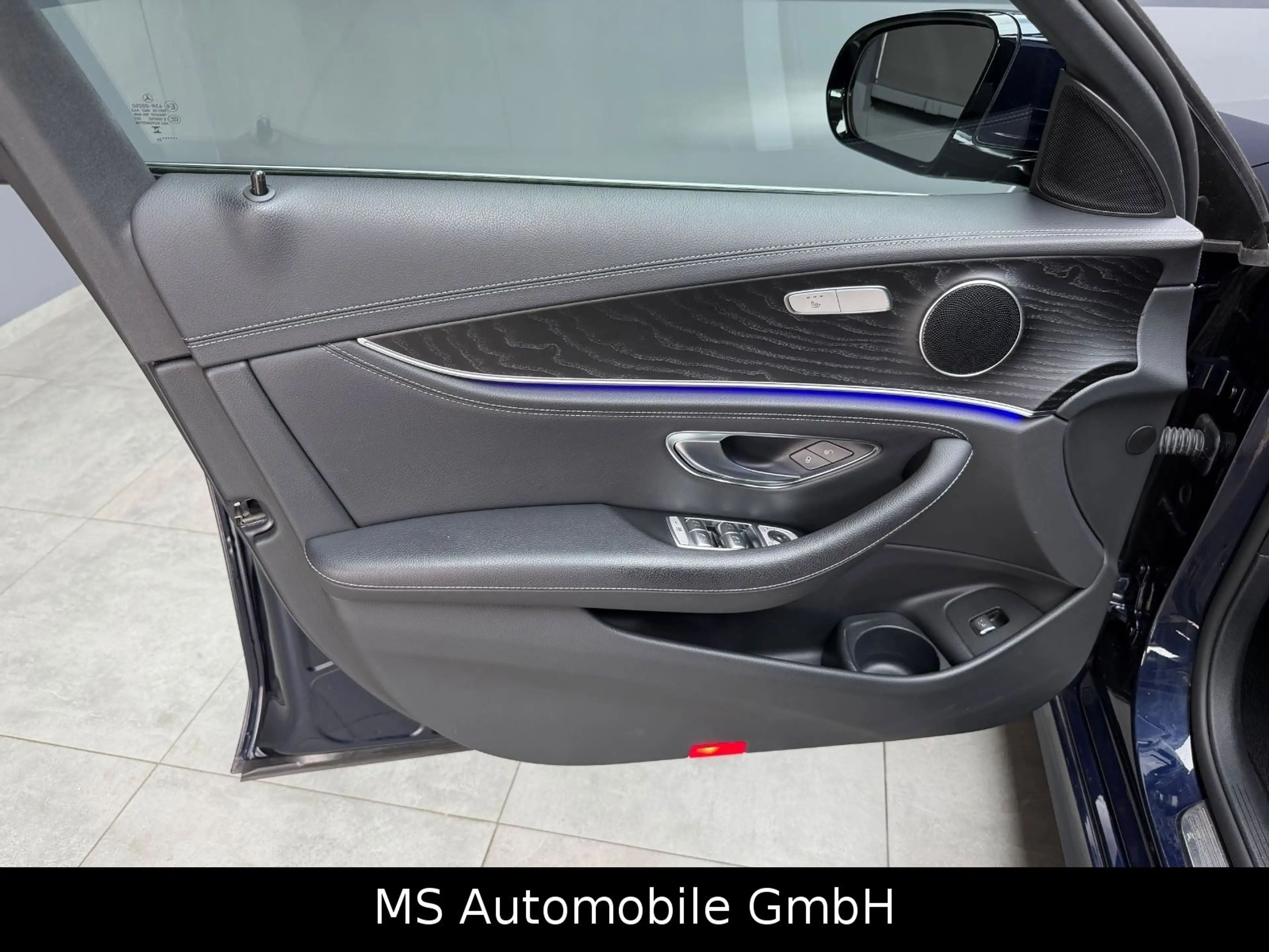 Mercedes-Benz E 400 d T-Modell 4Matic AMG Line MBUX Facelift — photo 11