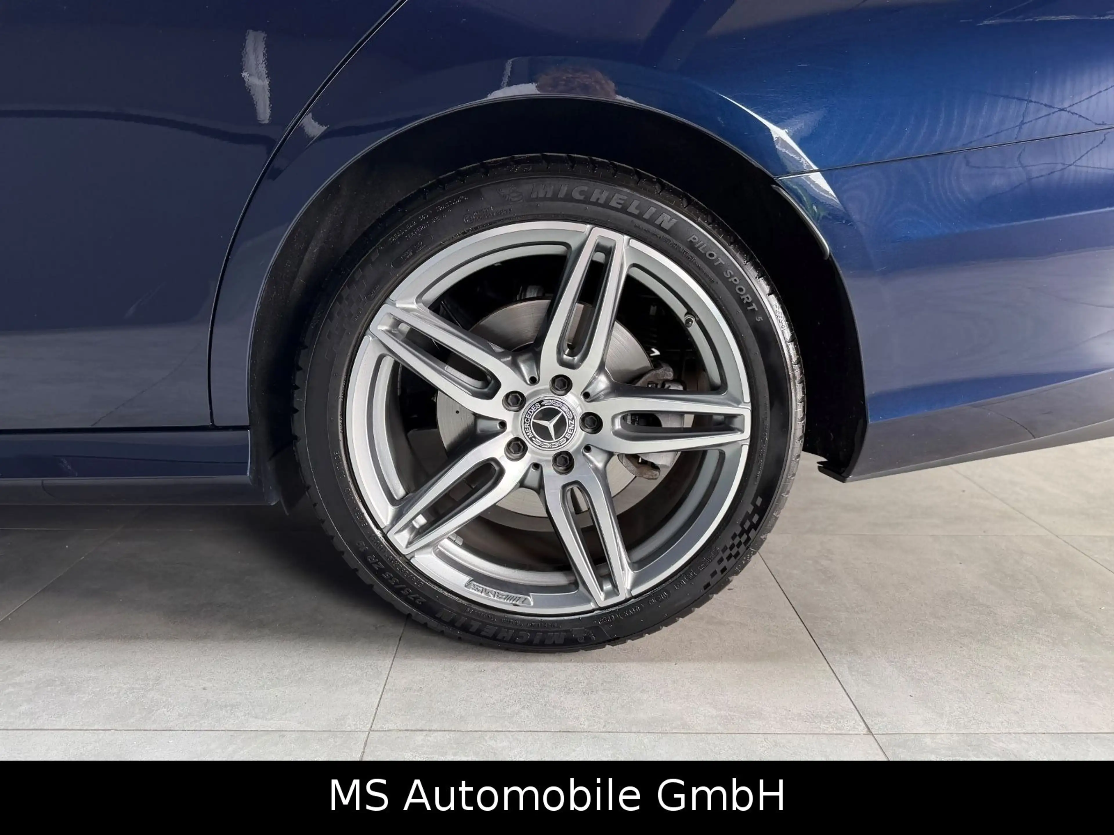 Mercedes-Benz E 400 d T-Modell 4Matic AMG Line MBUX Facelift — photo 10