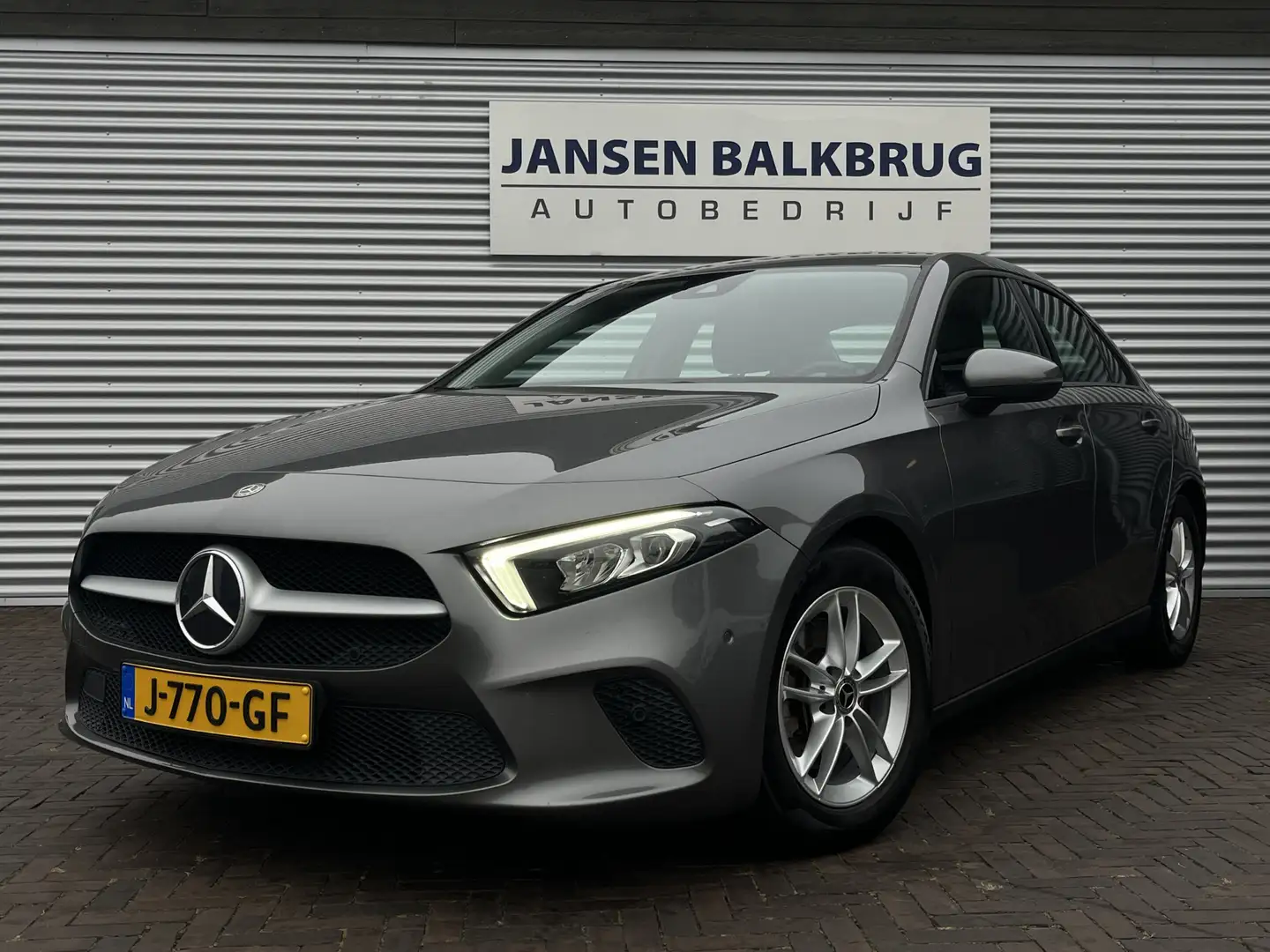 Mercedes-Benz A 200 Business Solution Gris - 1