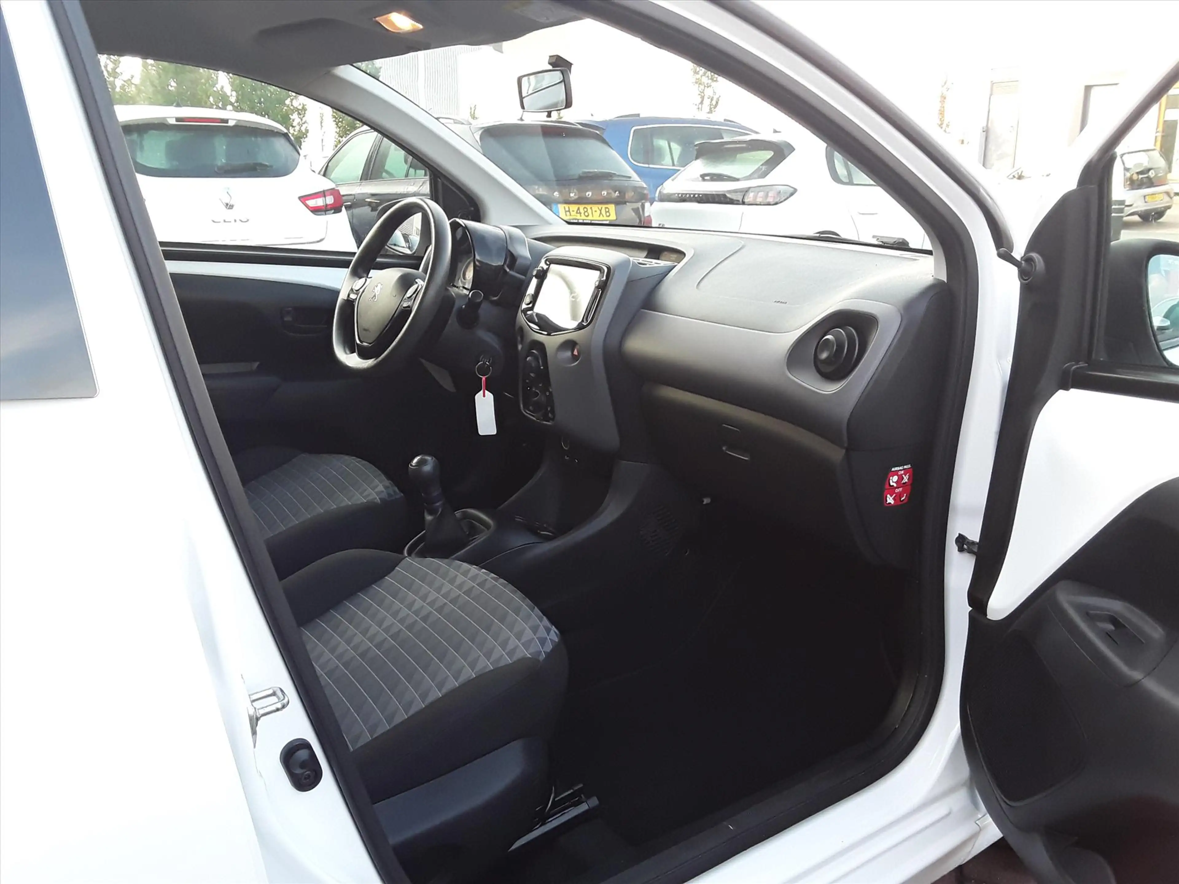 Peugeot 108 1.0 e-VTi 72pk 5D Active — photo 8