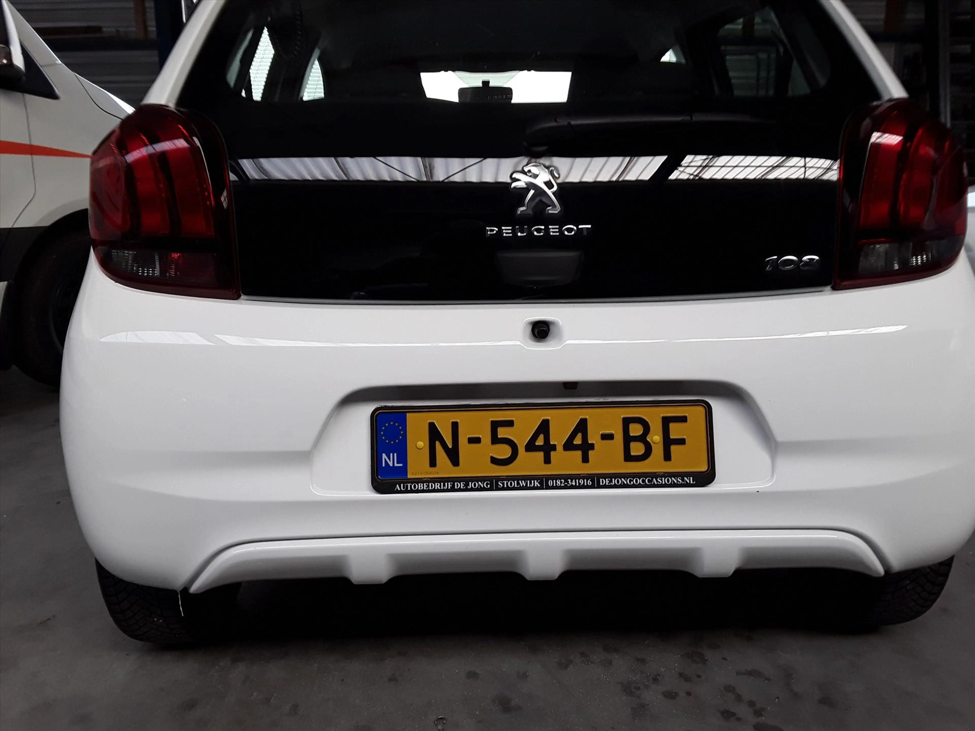 Peugeot 108 1.0 e-VTi 72pk 5D Active — photo 17