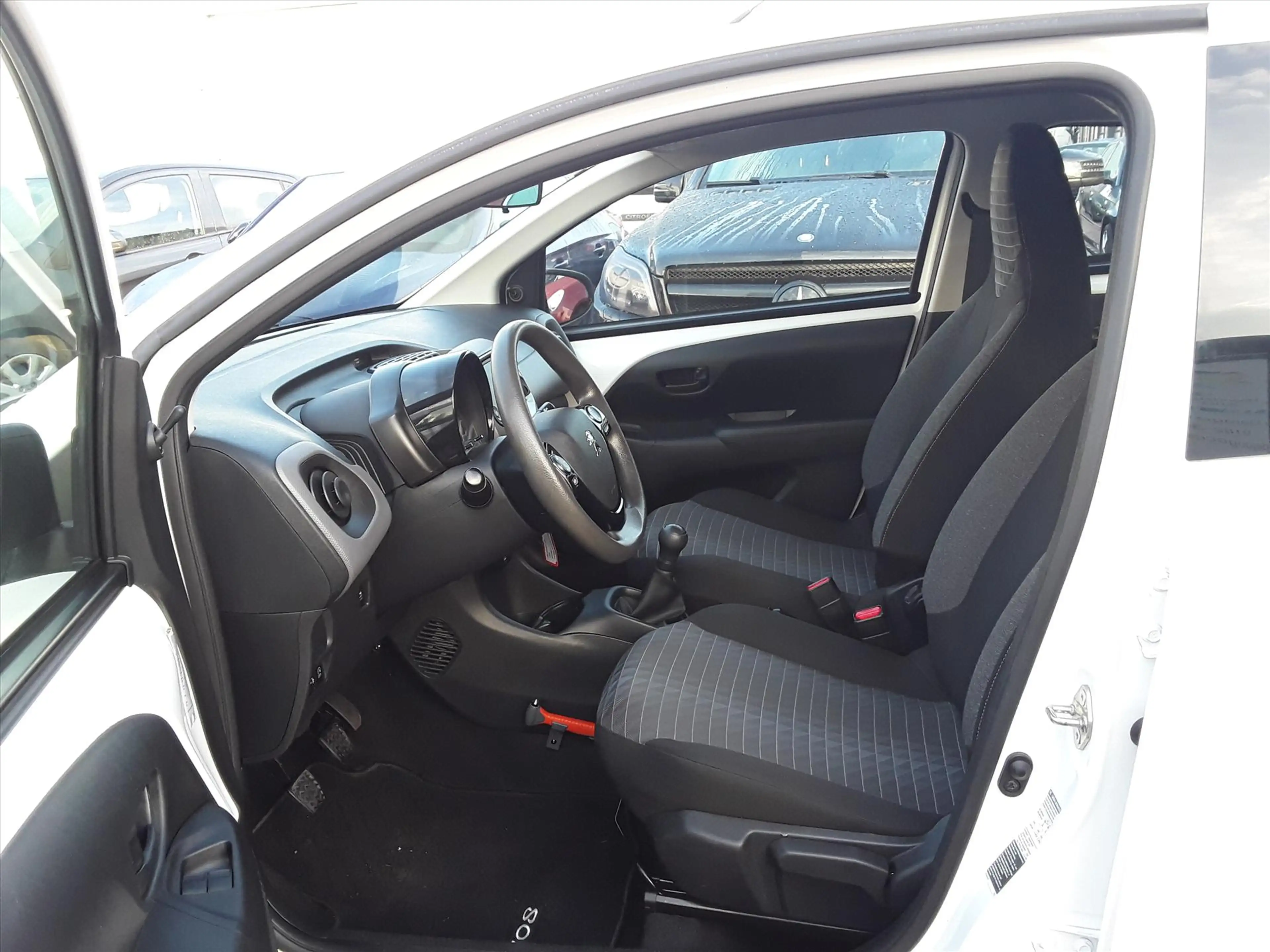 Peugeot 108 1.0 e-VTi 72pk 5D Active — photo 11