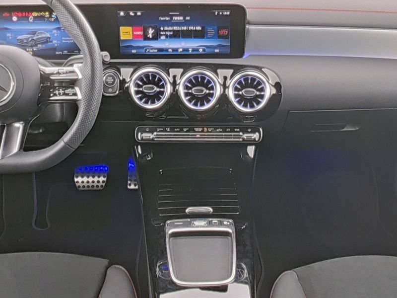 Mercedes-Benz CLA 200 Coupé Edition AMG+PANO+NIGHT+360+DISTRON — photo 4