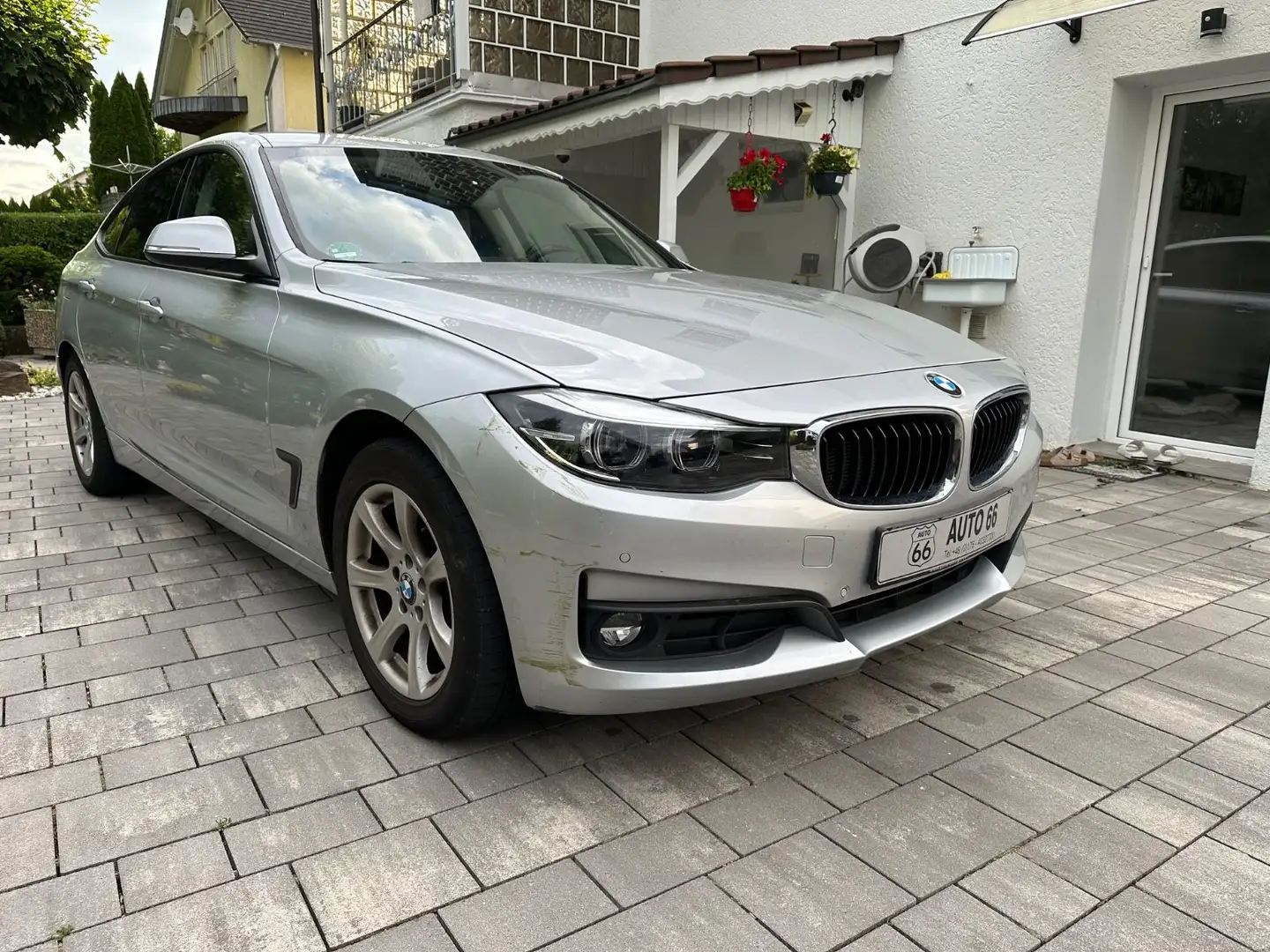 BMW 320 Gran Turismo 320 d xDrive Advantage |AHK|Nav Silber - 1