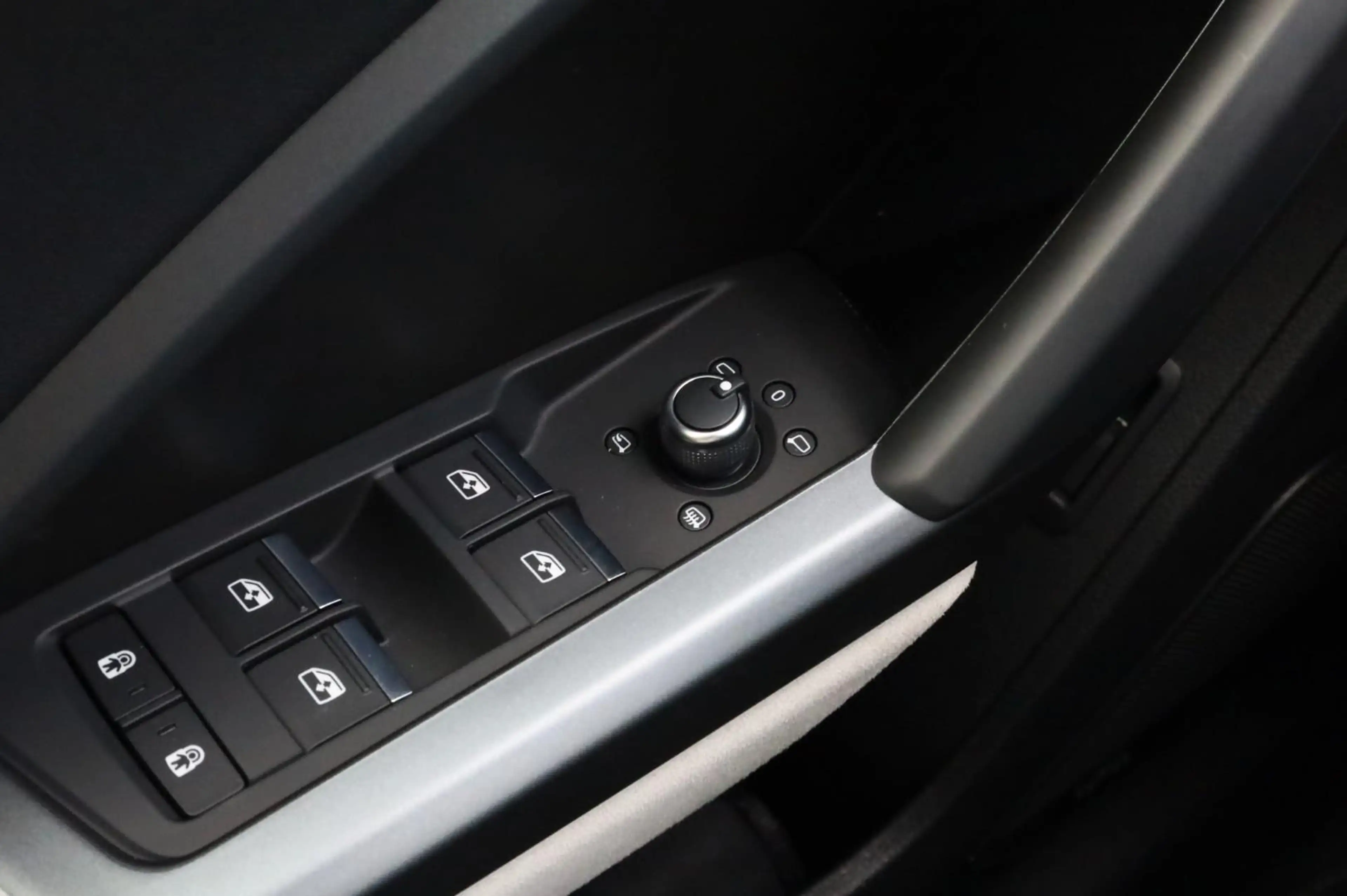 Audi Q3 Sportback 35 TFSI Standkachel l Trekhaak l Pano l — photo 24
