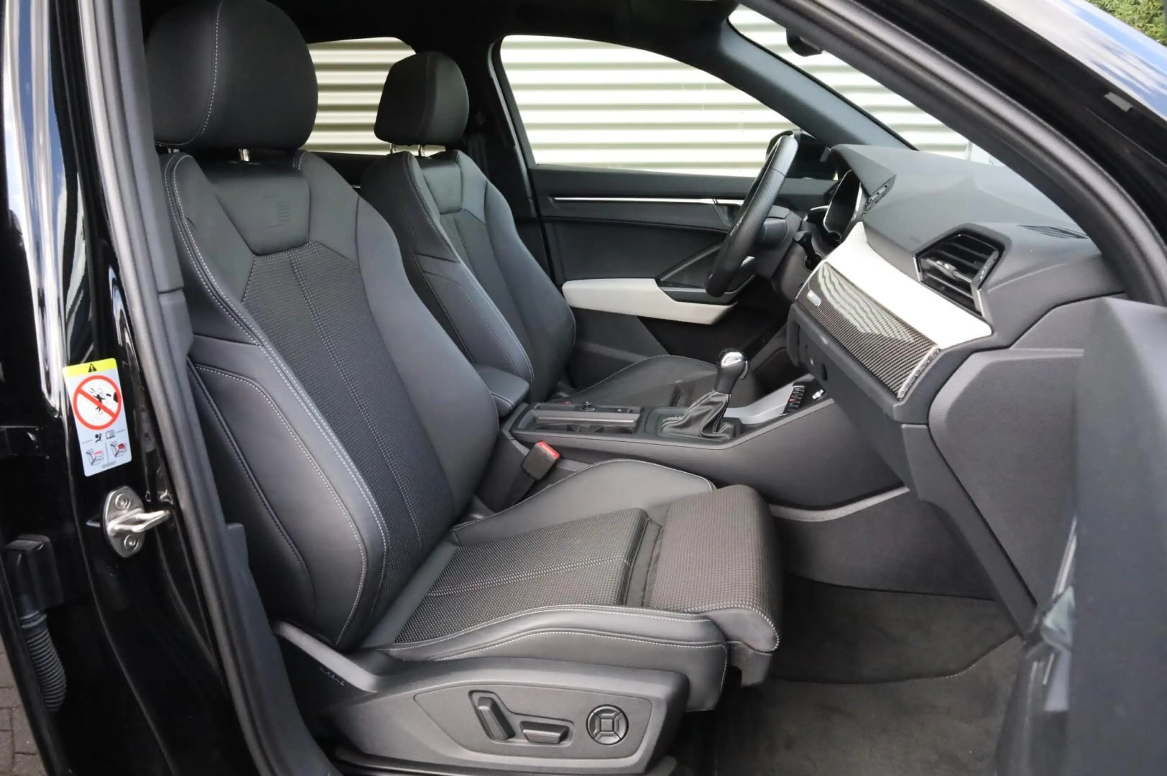 Audi Q3 Sportback 35 TFSI Standkachel l Trekhaak l Pano l — photo 13