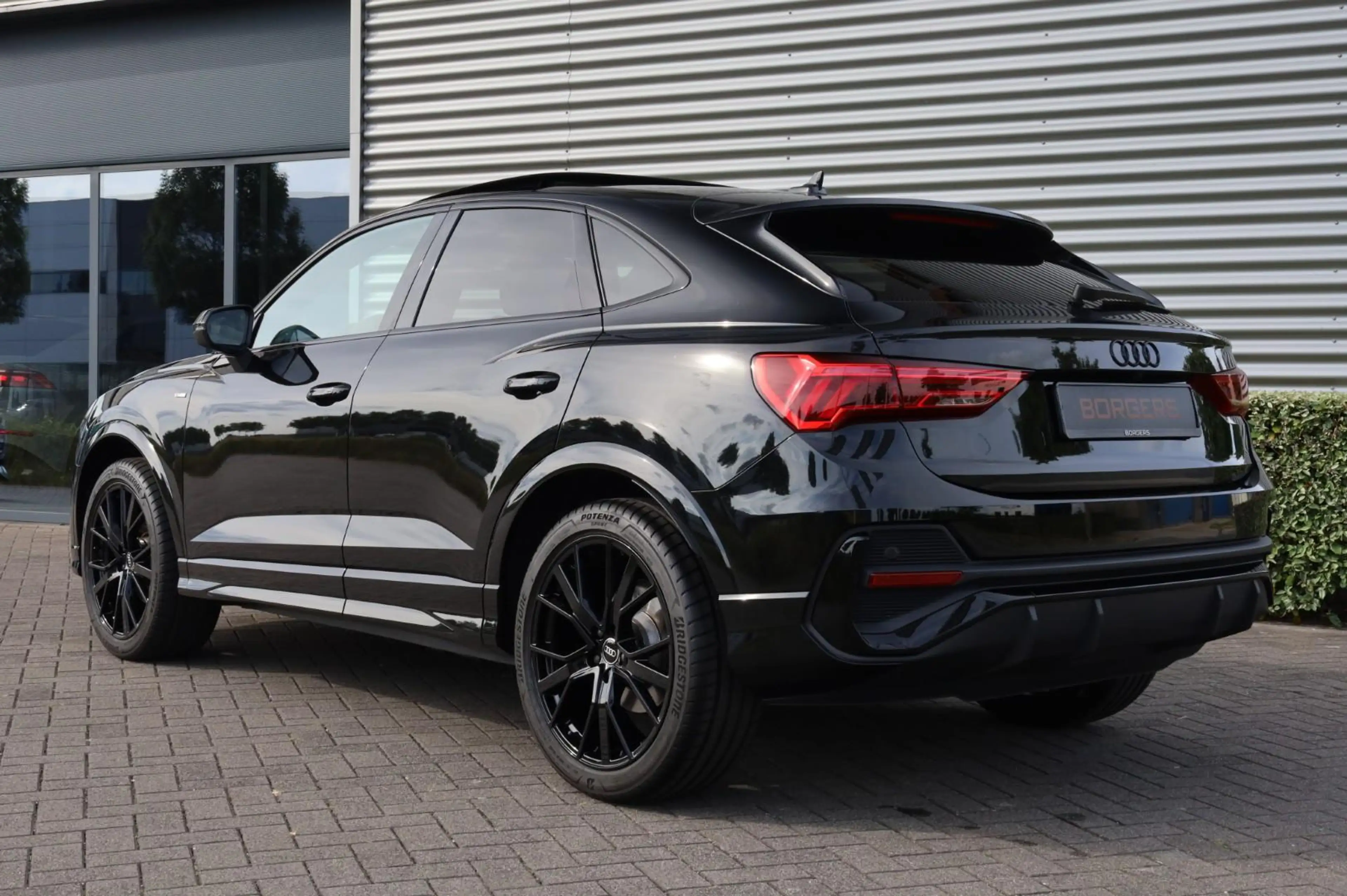 Audi Q3 Sportback 35 TFSI Standkachel l Trekhaak l Pano l — photo 11