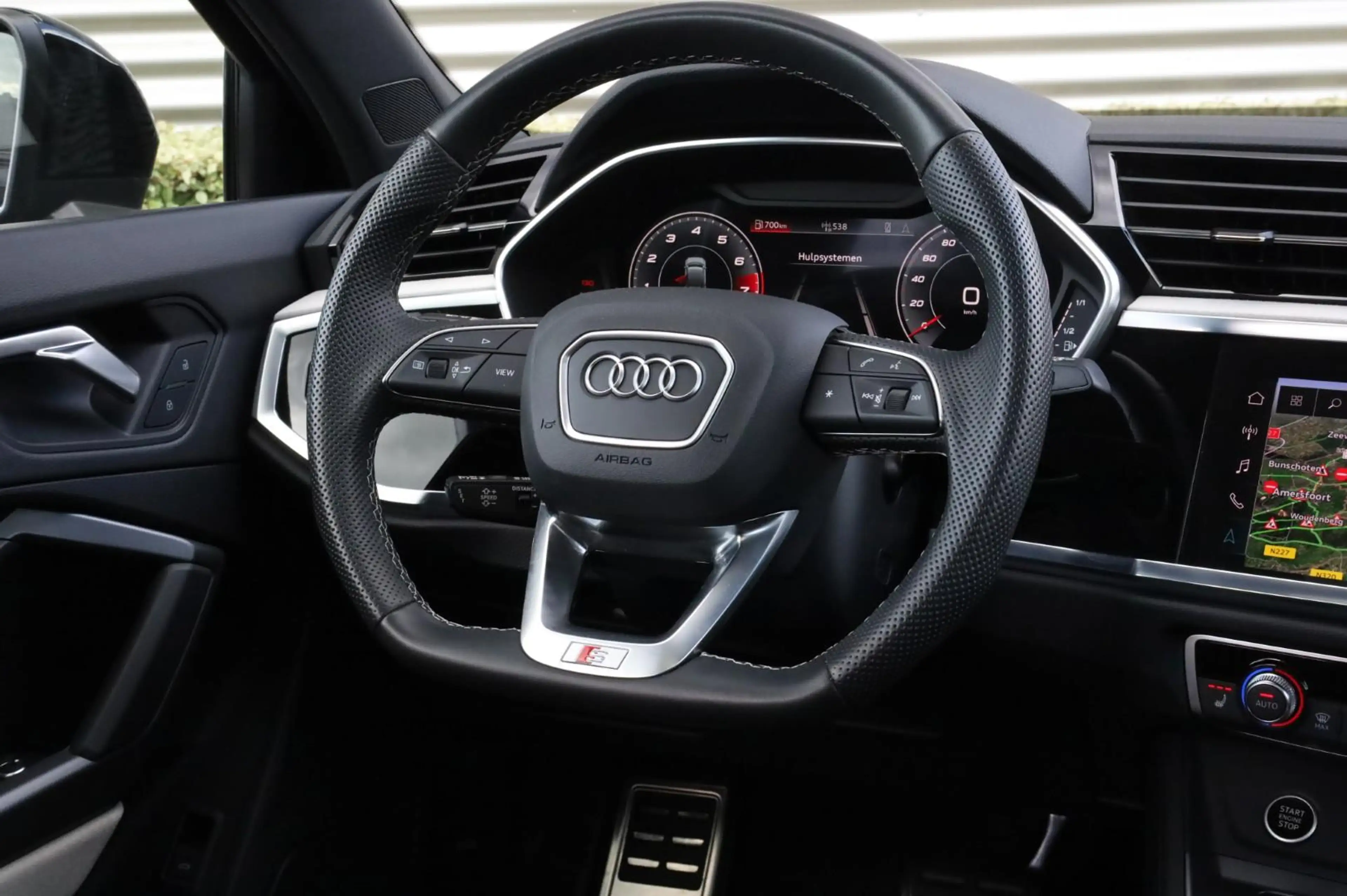 Audi Q3 Sportback 35 TFSI Standkachel l Trekhaak l Pano l — photo 29