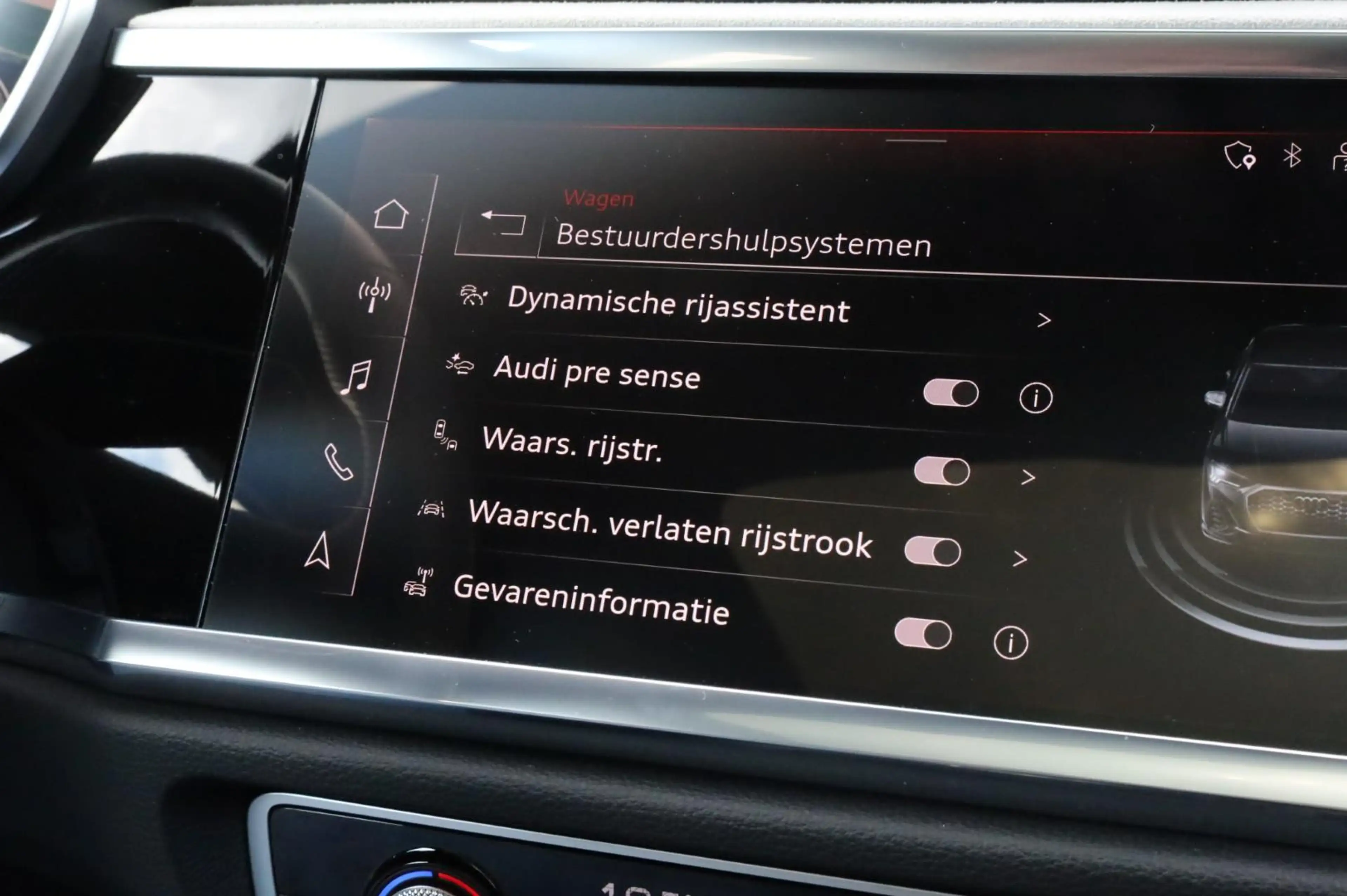 Audi Q3 Sportback 35 TFSI Standkachel l Trekhaak l Pano l — photo 28