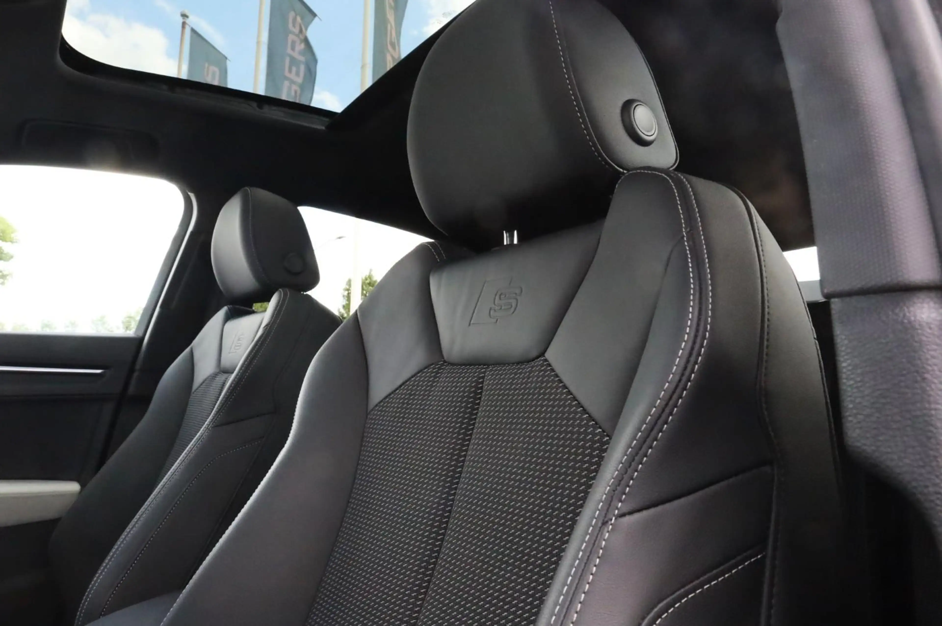 Audi Q3 Sportback 35 TFSI Standkachel l Trekhaak l Pano l — photo 42