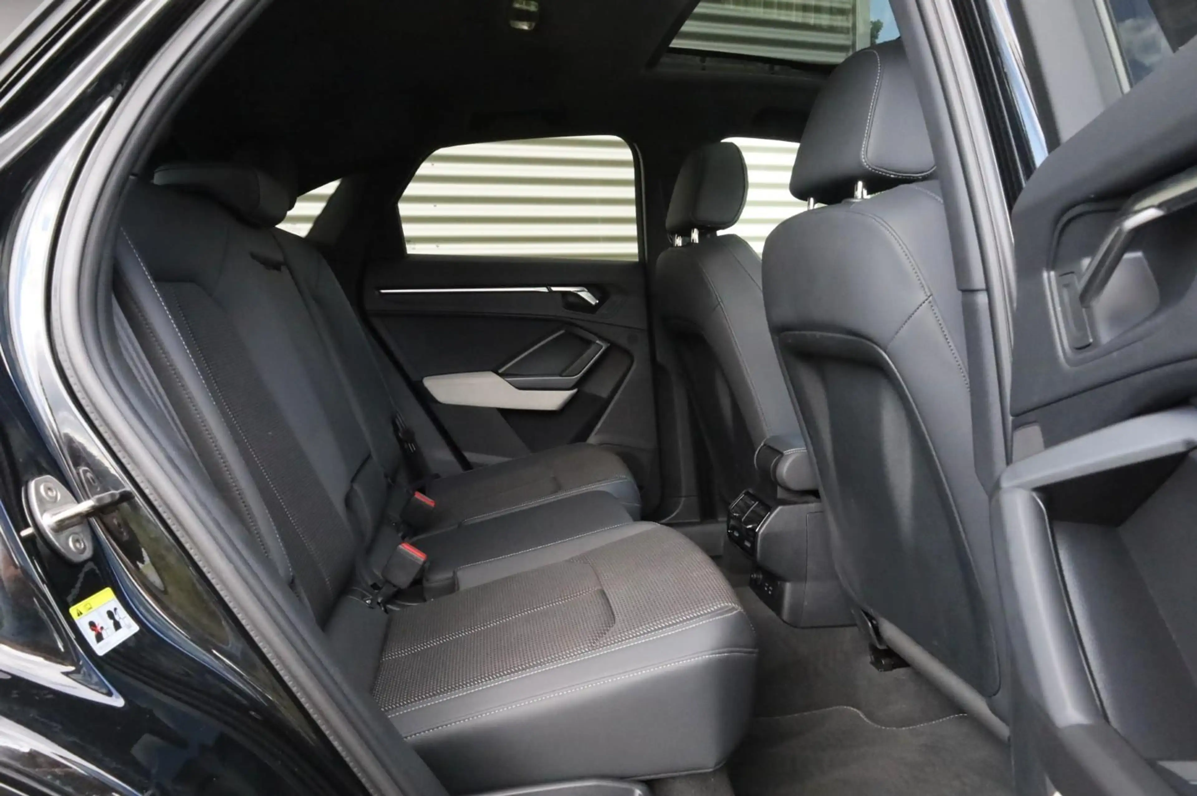 Audi Q3 Sportback 35 TFSI Standkachel l Trekhaak l Pano l — photo 14