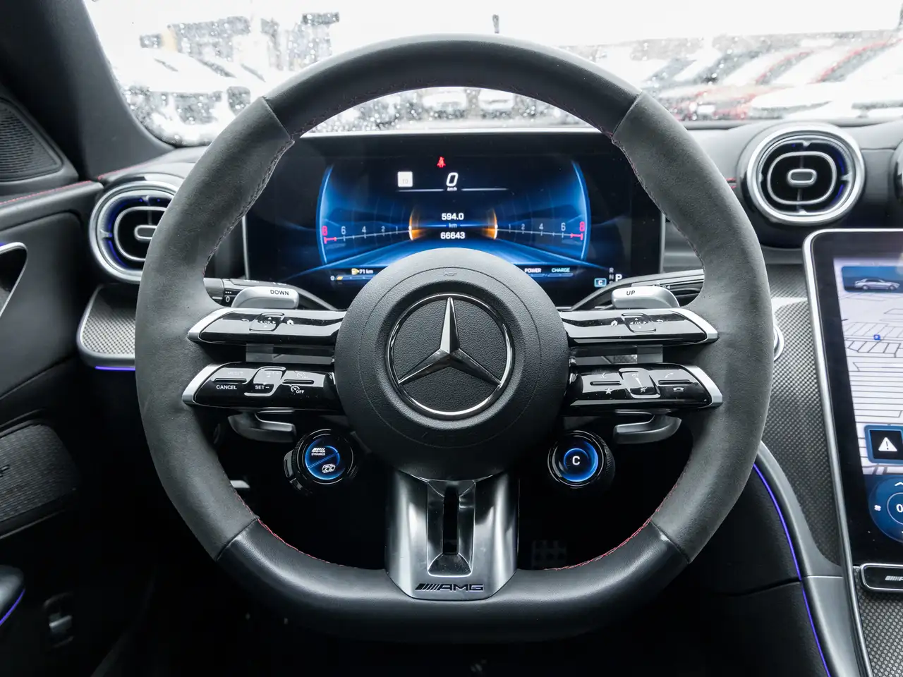 Mercedes-Benz C-Class снимка Mercedes-Benz C-Class