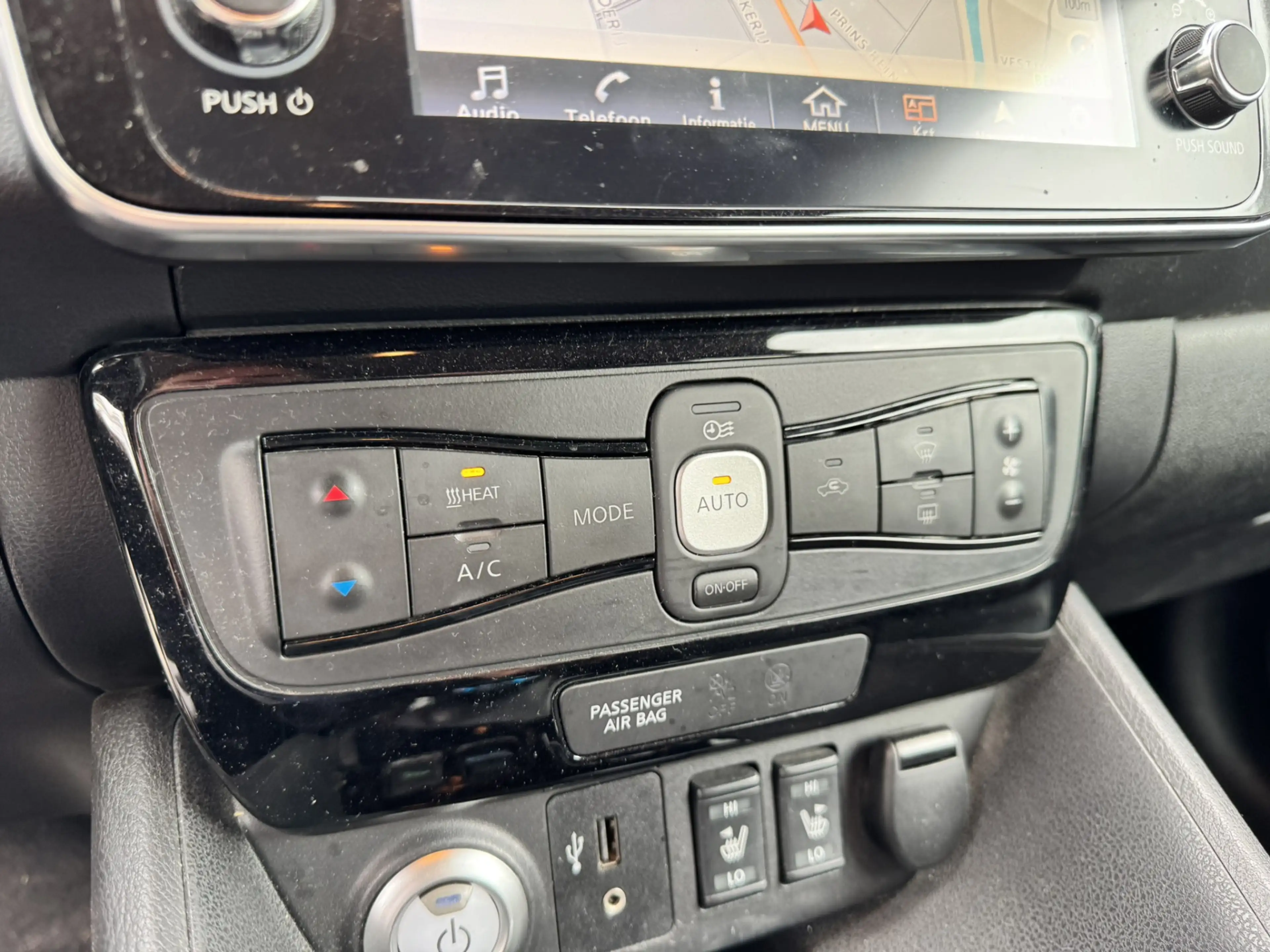 Nissan Leaf Tekna 40 kWh*85%SOH*Navi*ECC*EXPORT* — photo 9