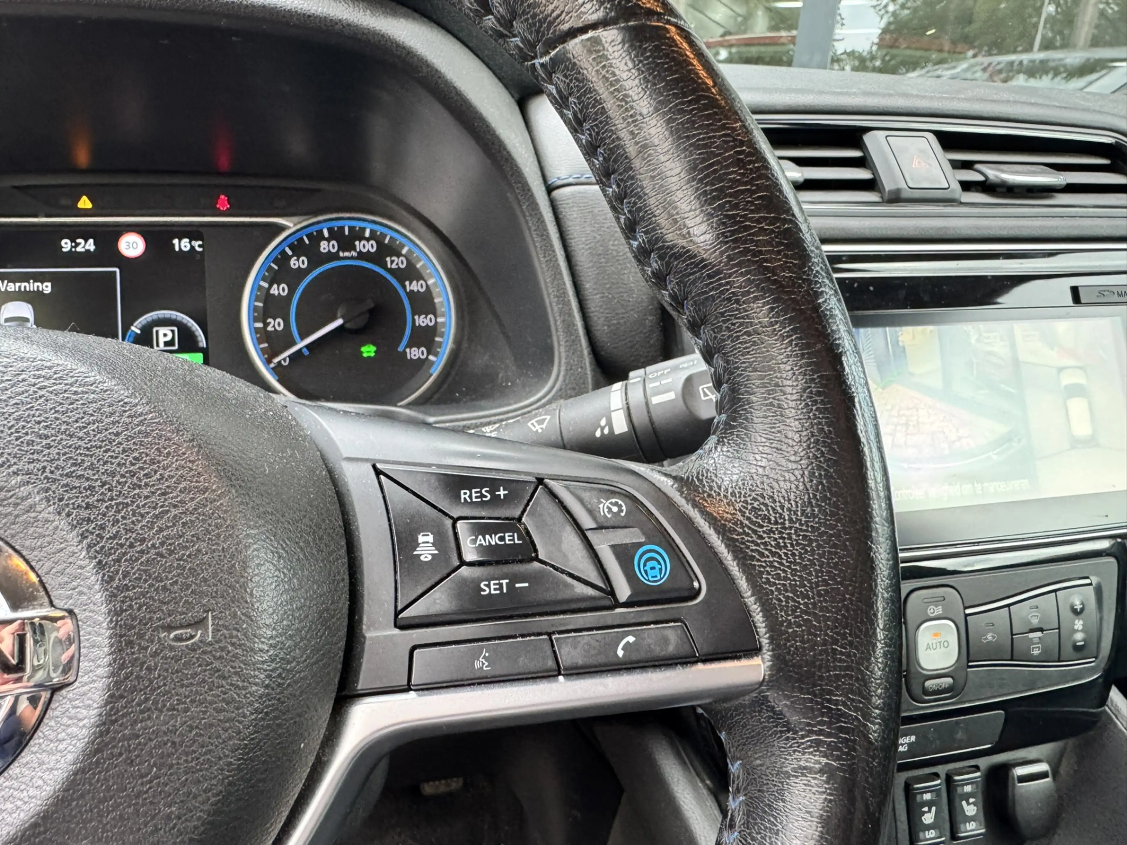 Nissan Leaf Tekna 40 kWh*85%SOH*Navi*ECC*EXPORT* — photo 20