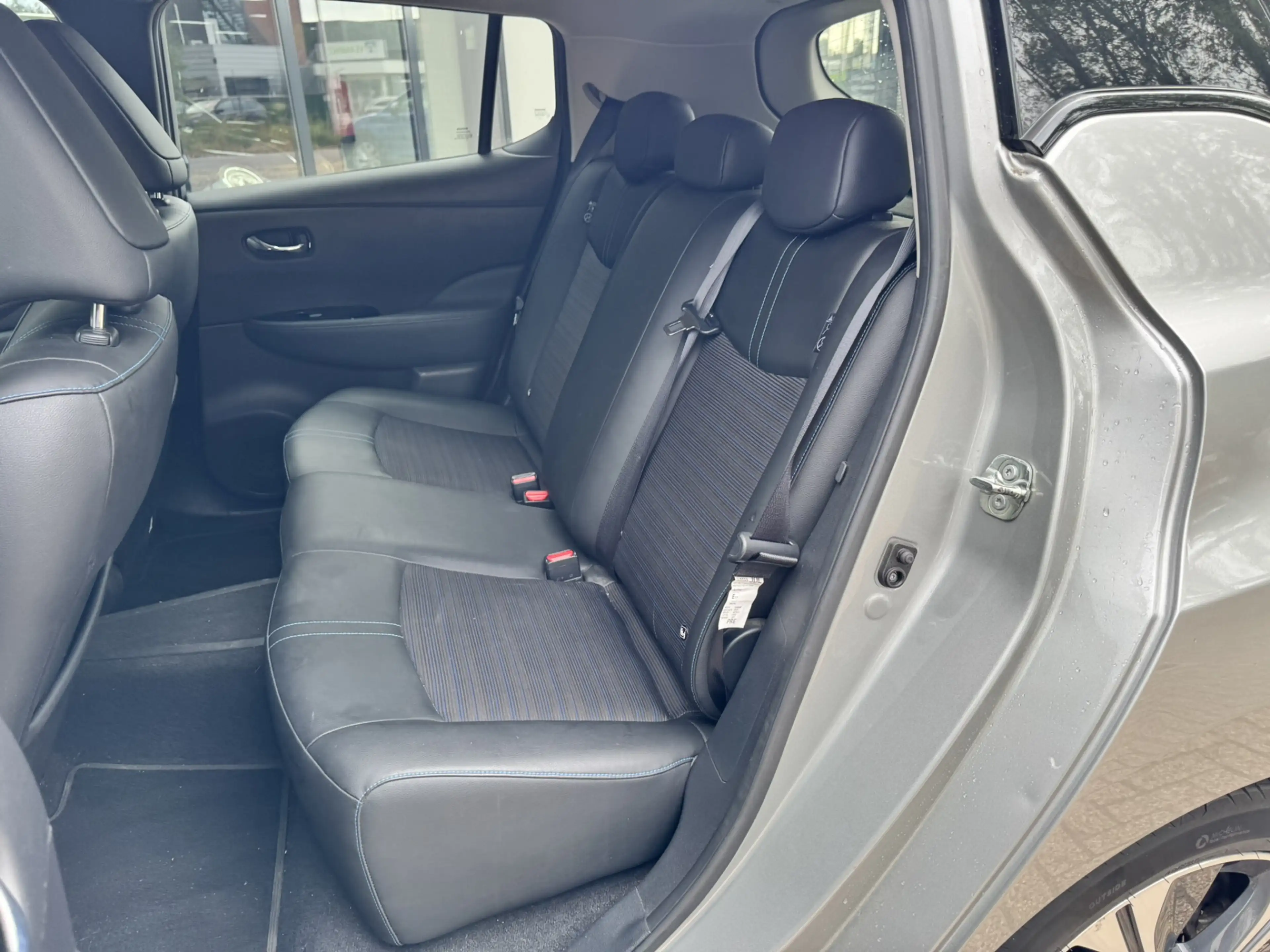 Nissan Leaf Tekna 40 kWh*85%SOH*Navi*ECC*EXPORT* — photo 11