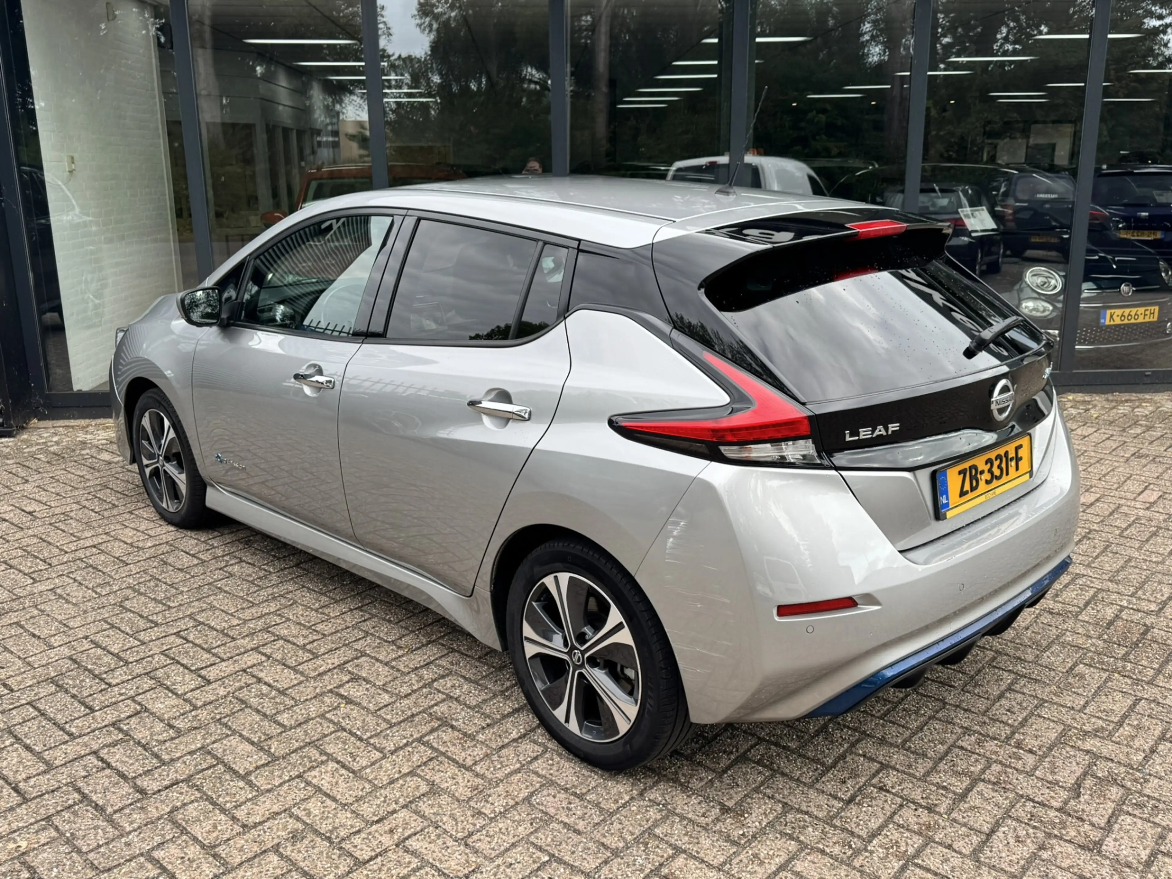 Nissan Leaf Tekna 40 kWh*85%SOH*Navi*ECC*EXPORT* — photo 12