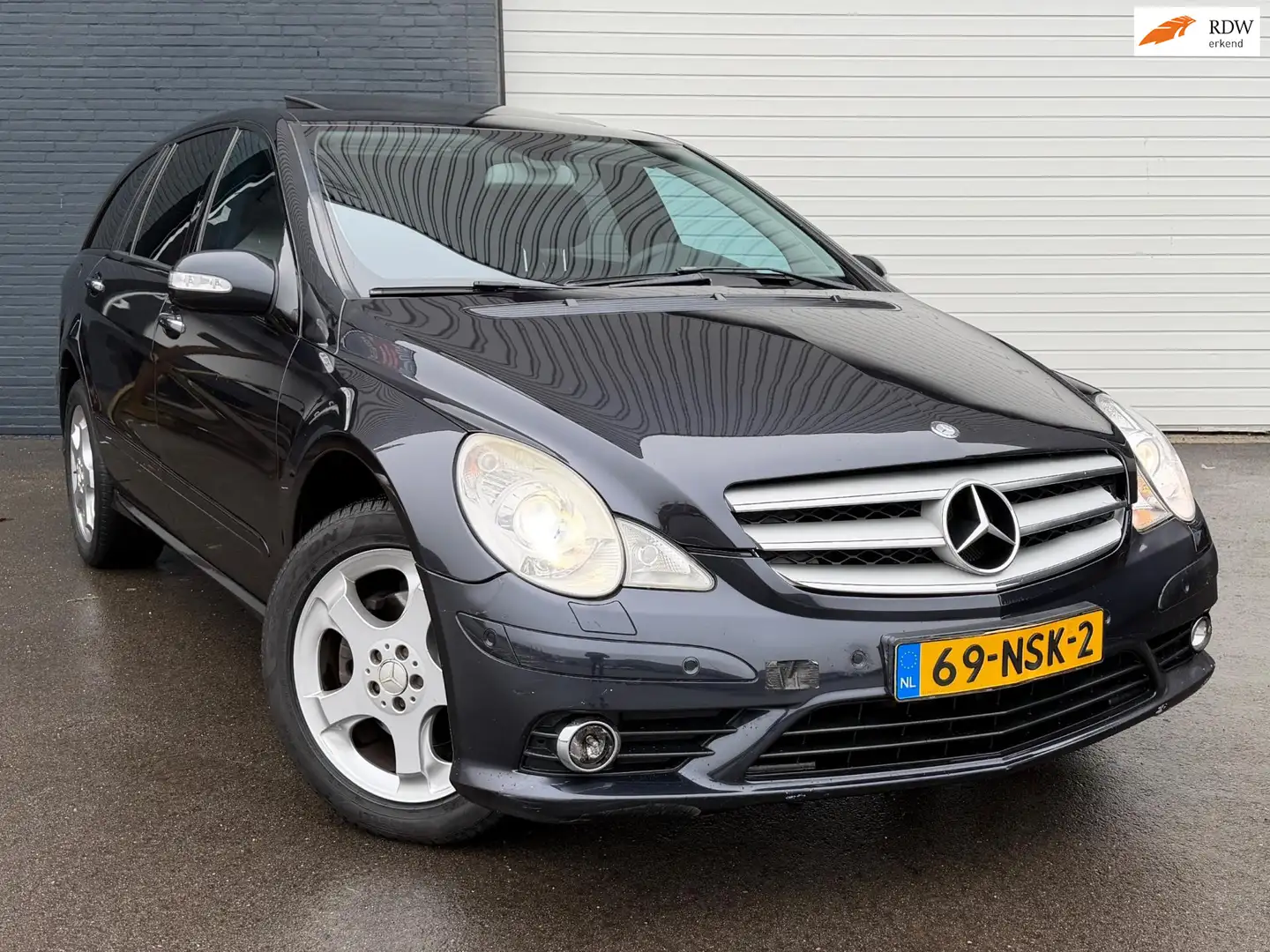 Mercedes-Benz R 350 Lang 4-Matic 7p. PANO/6CILLINDER/LEDER/STOELVERWAR Schwarz - 1