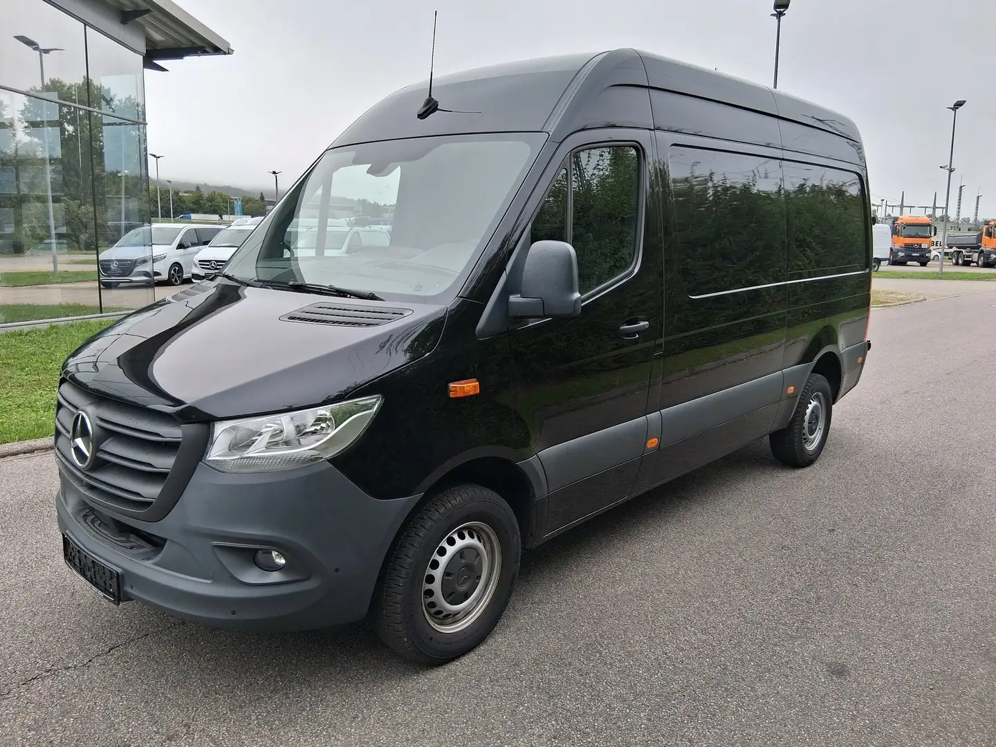 Mercedes-Benz Sprinter 317 CDI H2/L2 Navi*360°*Klima*Schwingsi Schwarz - 1