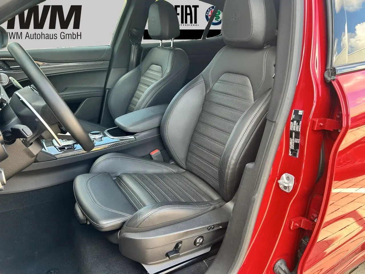 Alfa Romeo Stelvio 2023 — фото 15