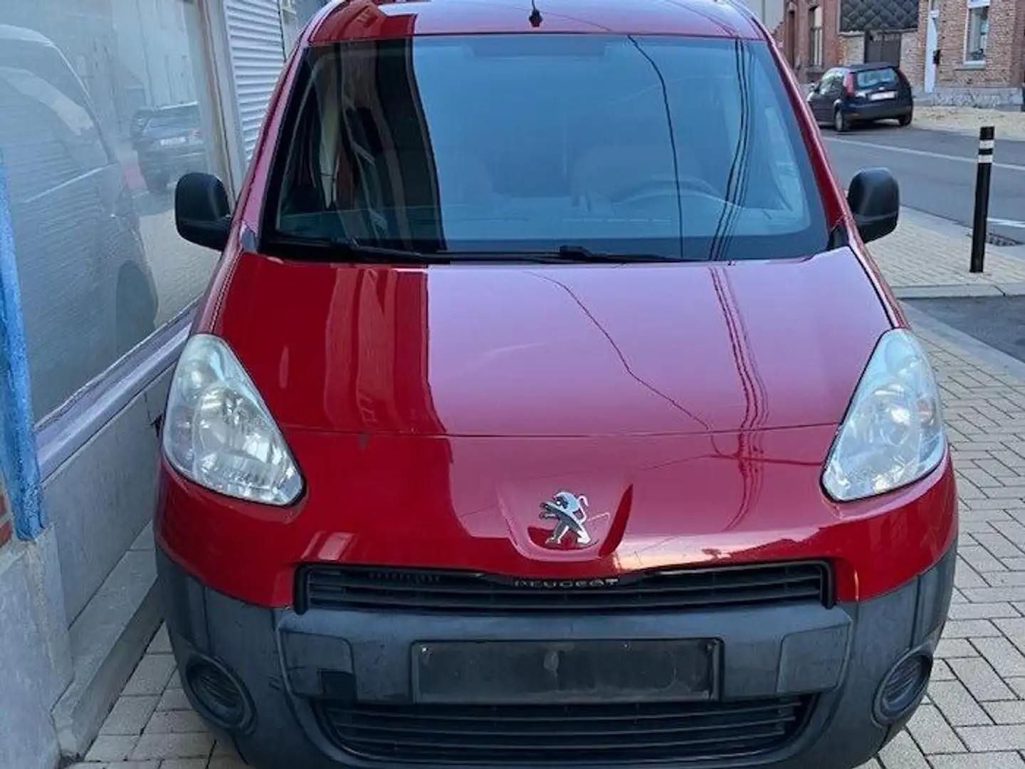 Peugeot Partner Partner 1.6 HDi L1H1 Confort 120 Rood - 2