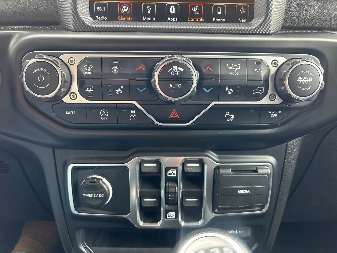 Jeep Wrangler снимка Jeep Wrangler