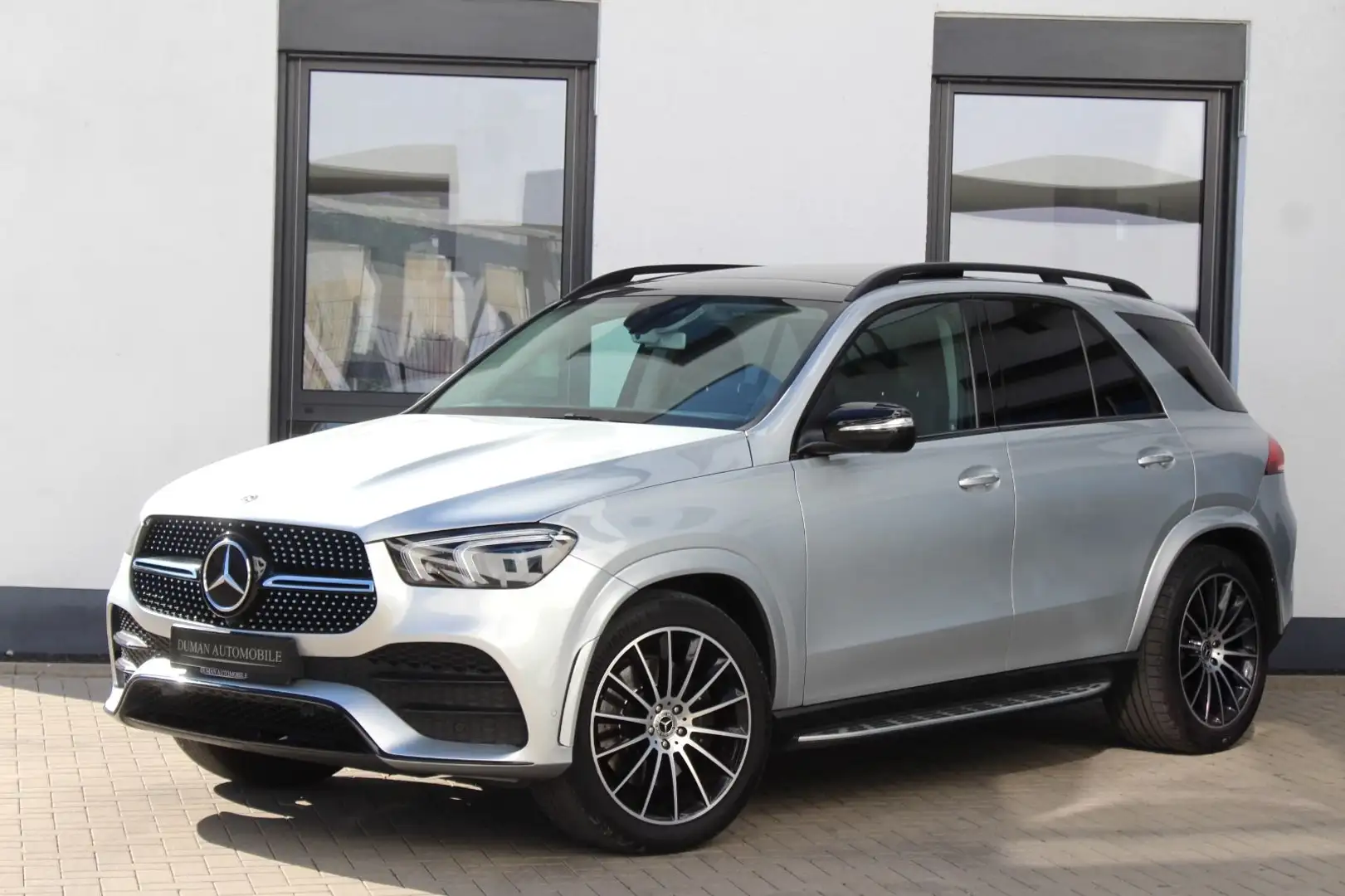 Mercedes-Benz GLE 350 d 4MATIC AMG-STYLING PANO LUFT 21 ZOLL Silber - 1