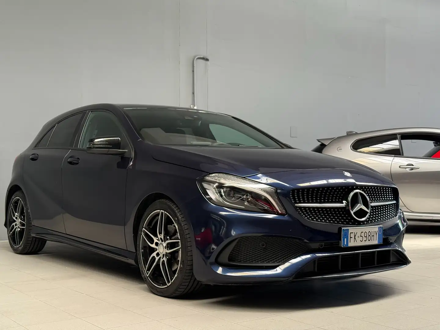 Mercedes-Benz A 180 Allestimento Amg Azul - 2