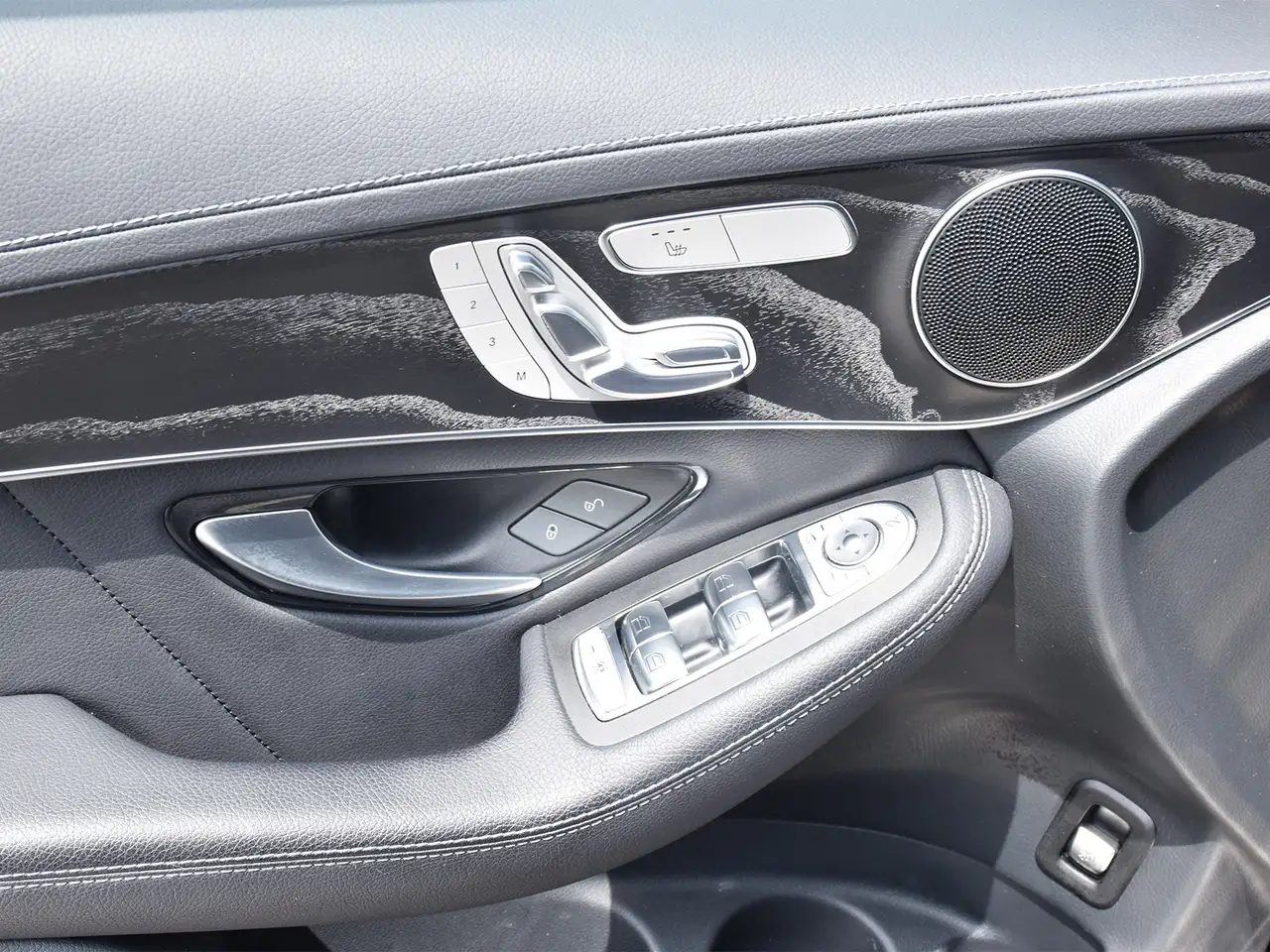 Mercedes-Benz GLC photo Mercedes-Benz GLC