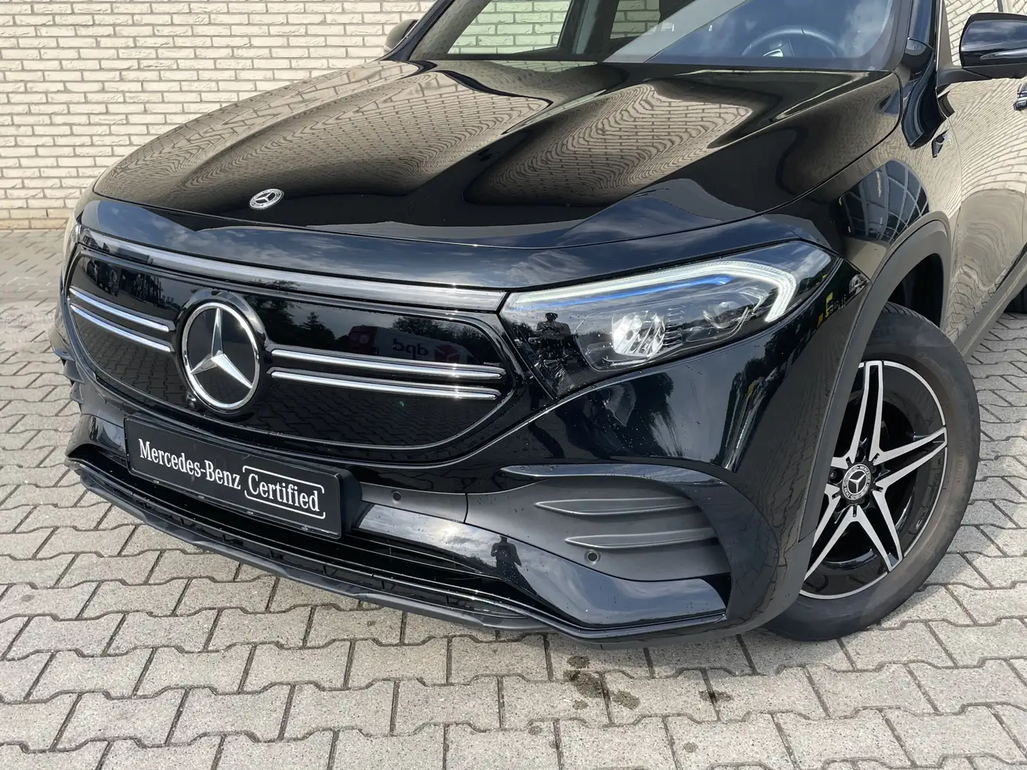 Mercedes-Benz EQB 300 4-Matic AMG Line 67 kWh l Panoramadak l Dodehoek l Zwart - 2