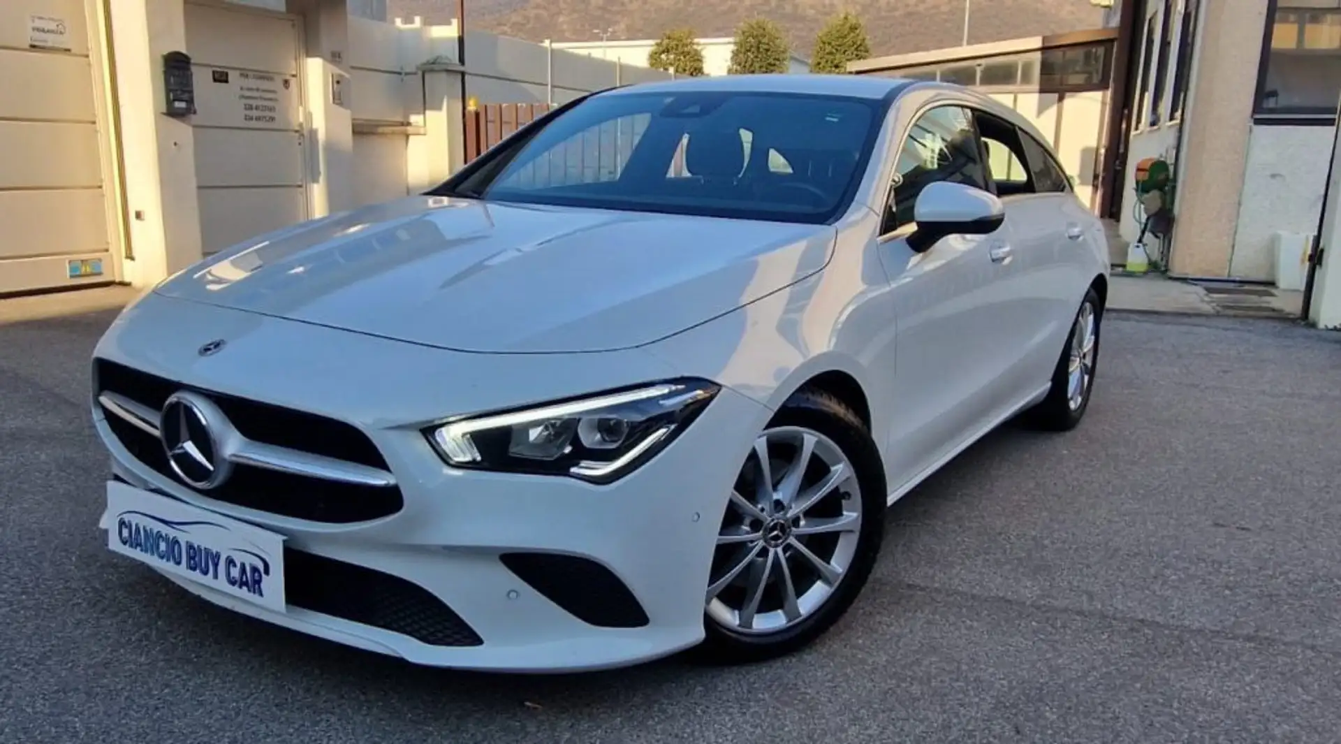 Mercedes-Benz CLA 200 d Automatic  Business Extra Bianco - 1