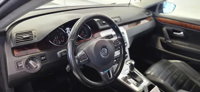 Volkswagen Passat view 8