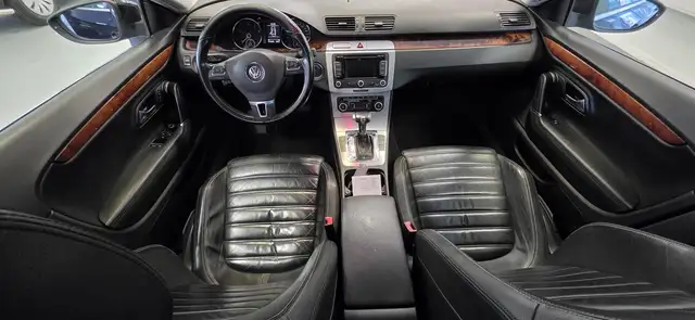 Volkswagen Passat view 10