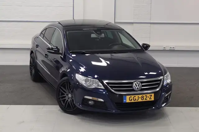 Volkswagen Passat view 24