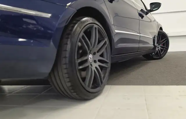 Volkswagen Passat view 7