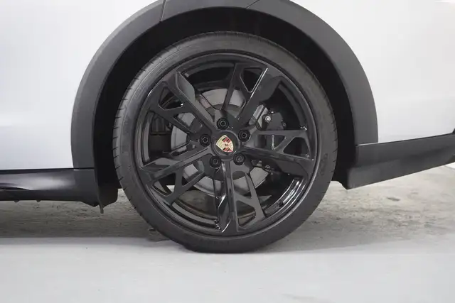 Porsche Taycan view 5