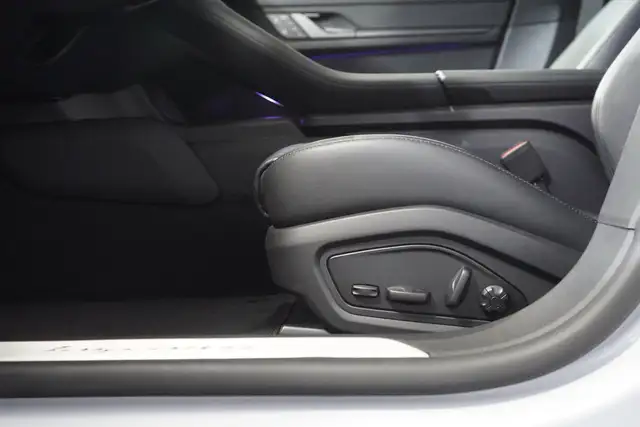 Porsche Taycan view 12