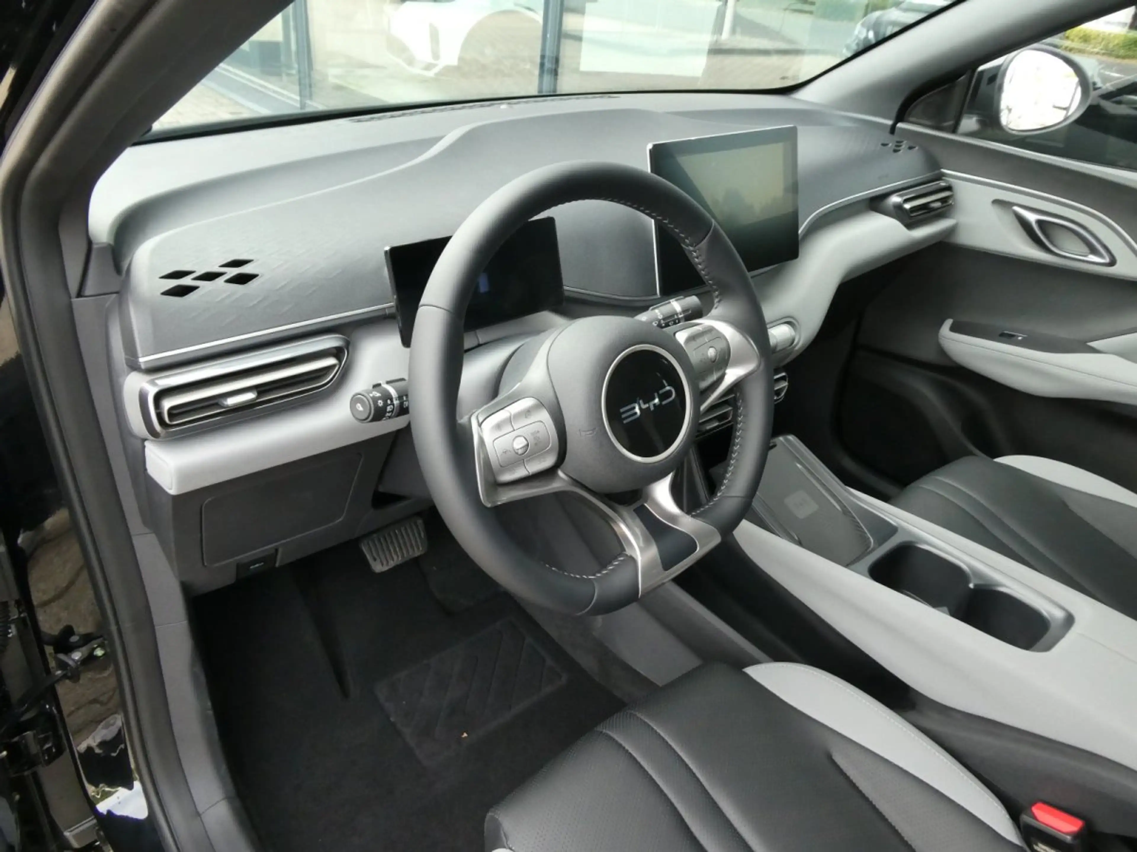 BYD Dolphin Surf Comfort 43kWh *Leder*LED*360-Grad*SHZ* — photo 8