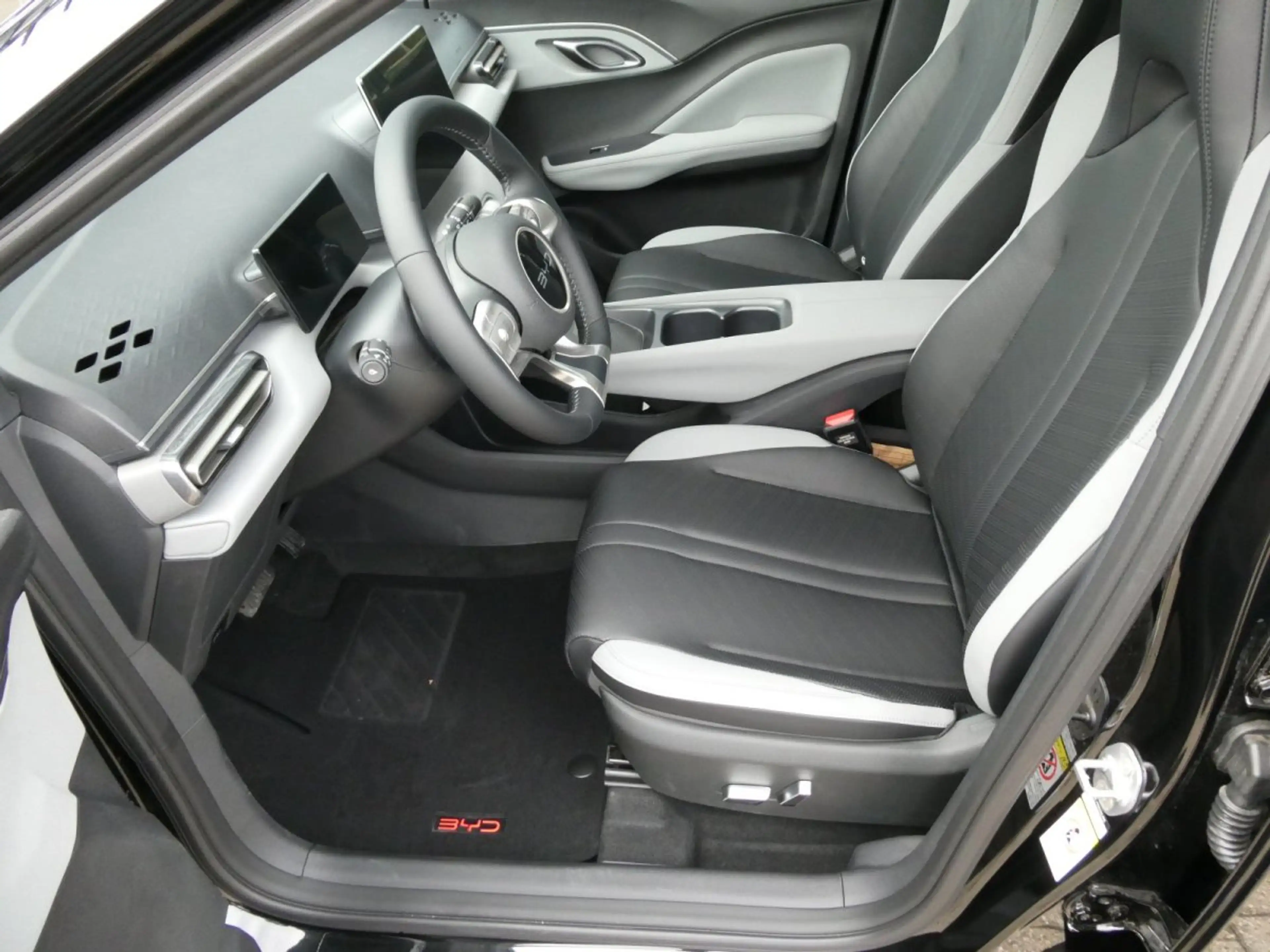 BYD Dolphin Surf Comfort 43kWh *Leder*LED*360-Grad*SHZ* — photo 7