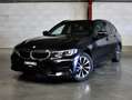 BMW 318 da (150 pk) AIRCO/NAVI/LED/BTW INCL *12M GARANTIE* Zwart - thumbnail 1