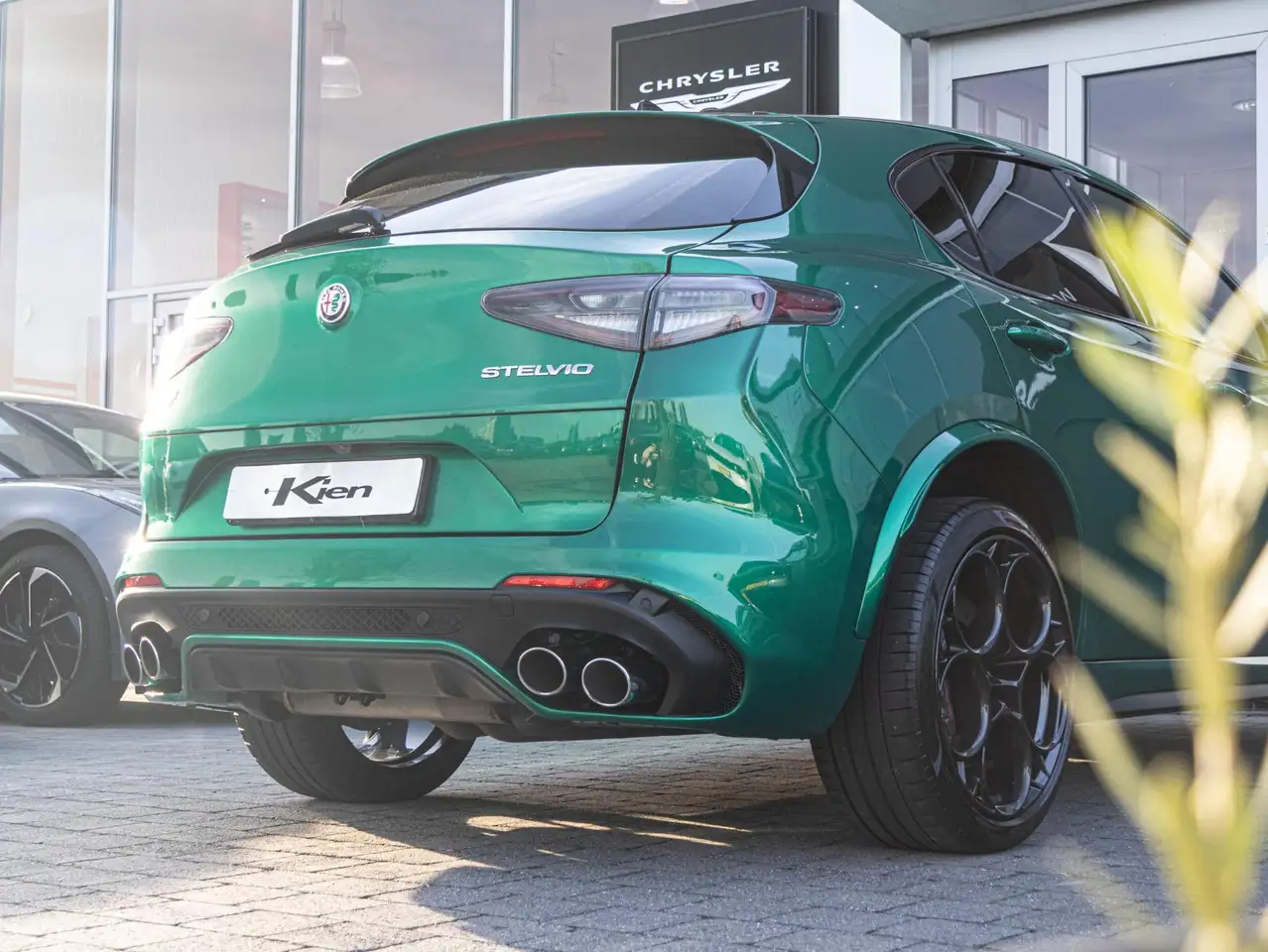 Alfa Romeo Stelvio 2023 — фото 7