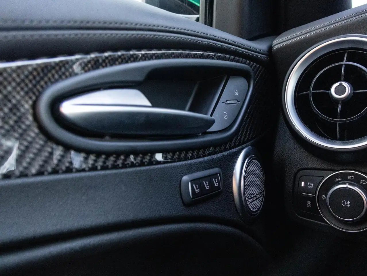 Alfa Romeo Stelvio 2023