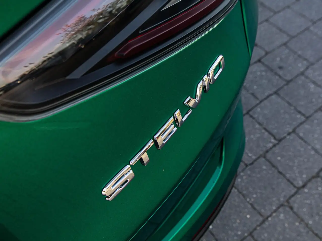Alfa Romeo Stelvio 2023 — фото 30
