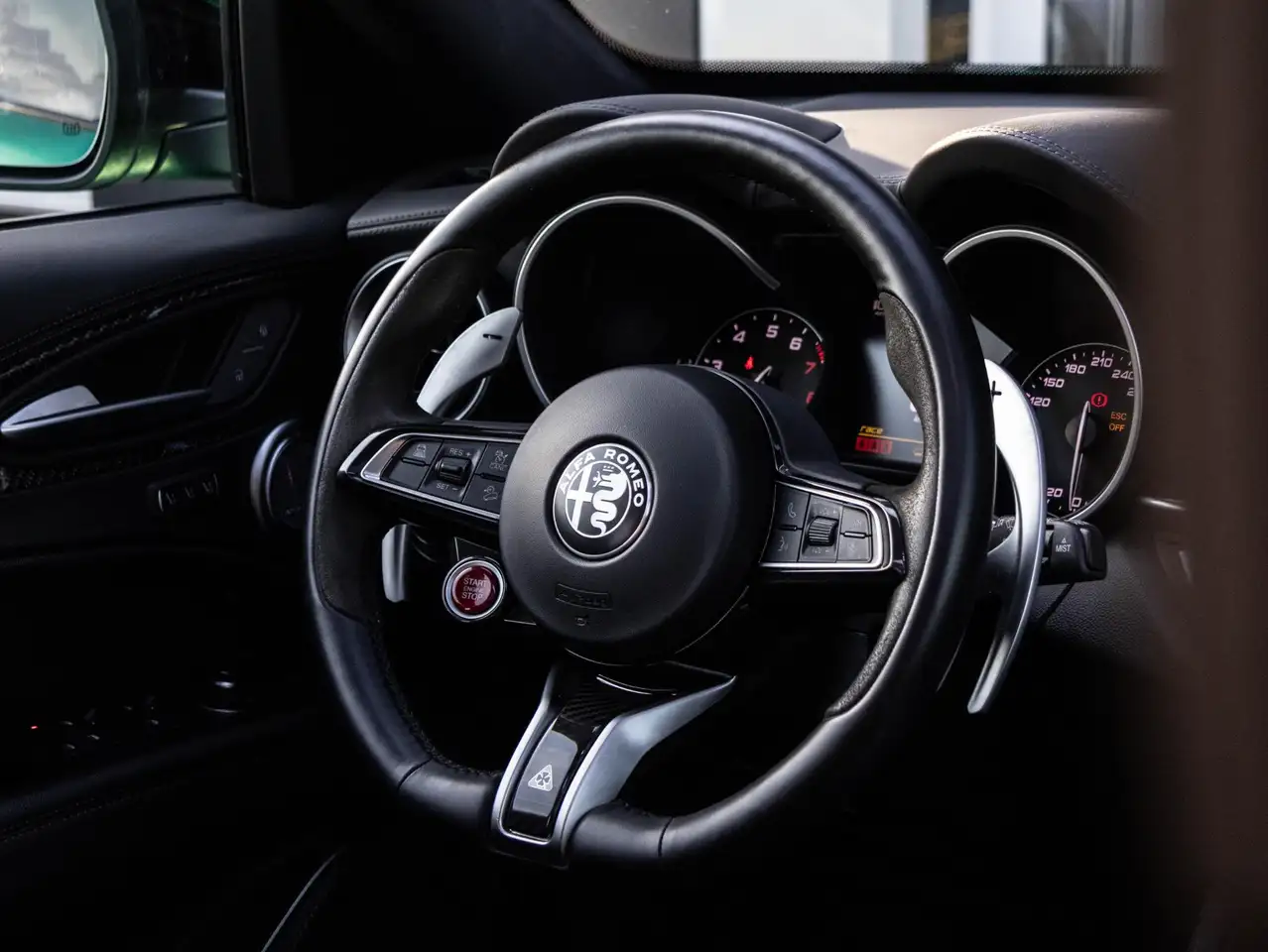 Alfa Romeo Stelvio 2023 — фото 39