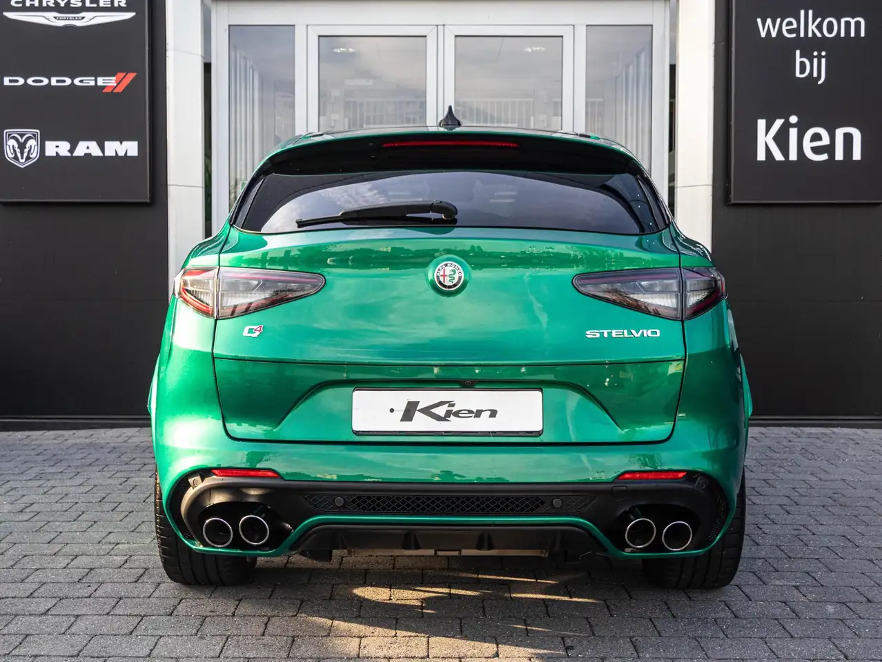 Alfa Romeo Stelvio 2023 — фото 28