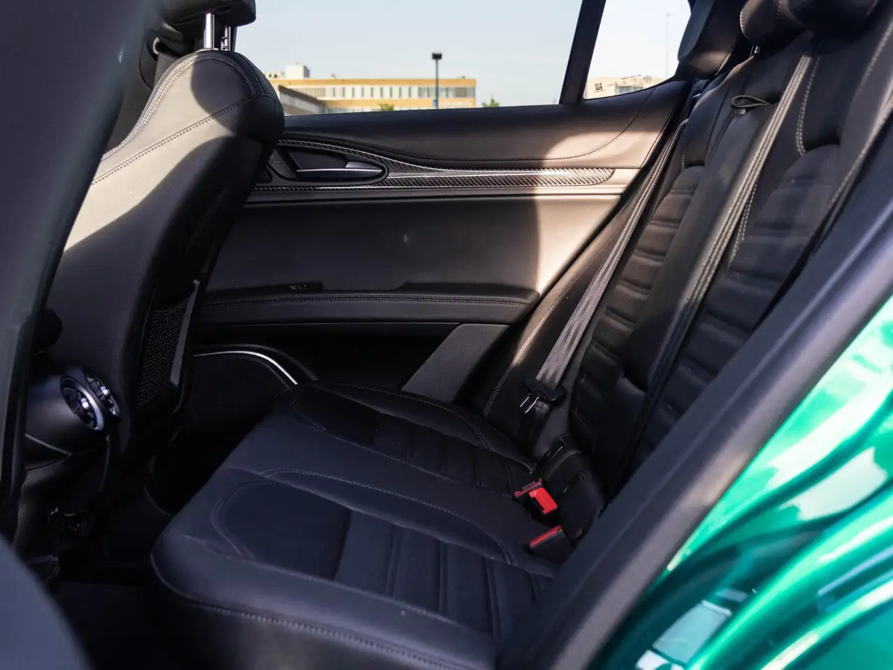 Alfa Romeo Stelvio 2023 — фото 13