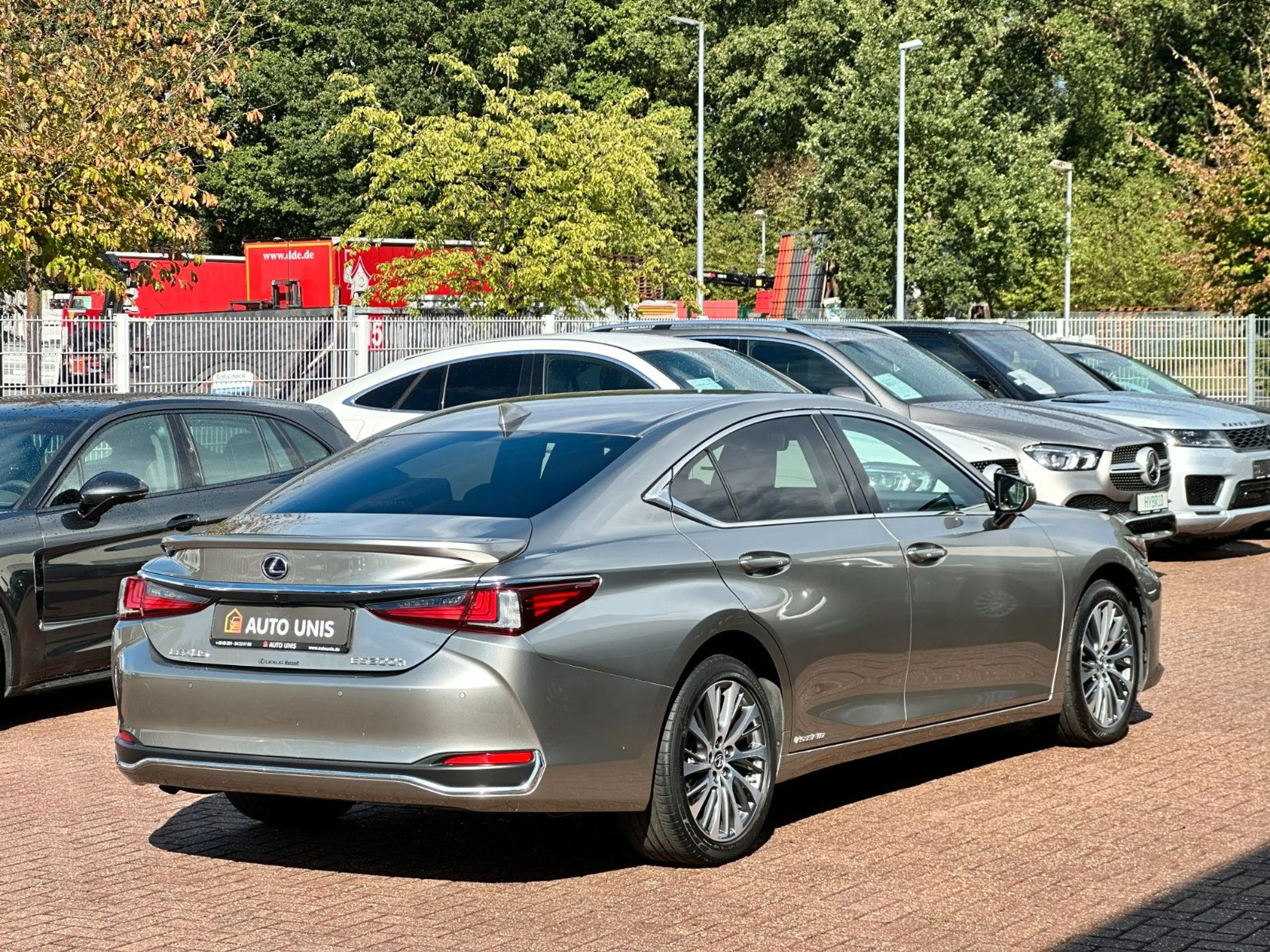Lexus ES 300 h Hybrid Cam Navi Scheckheft 1.Hand — photo 4
