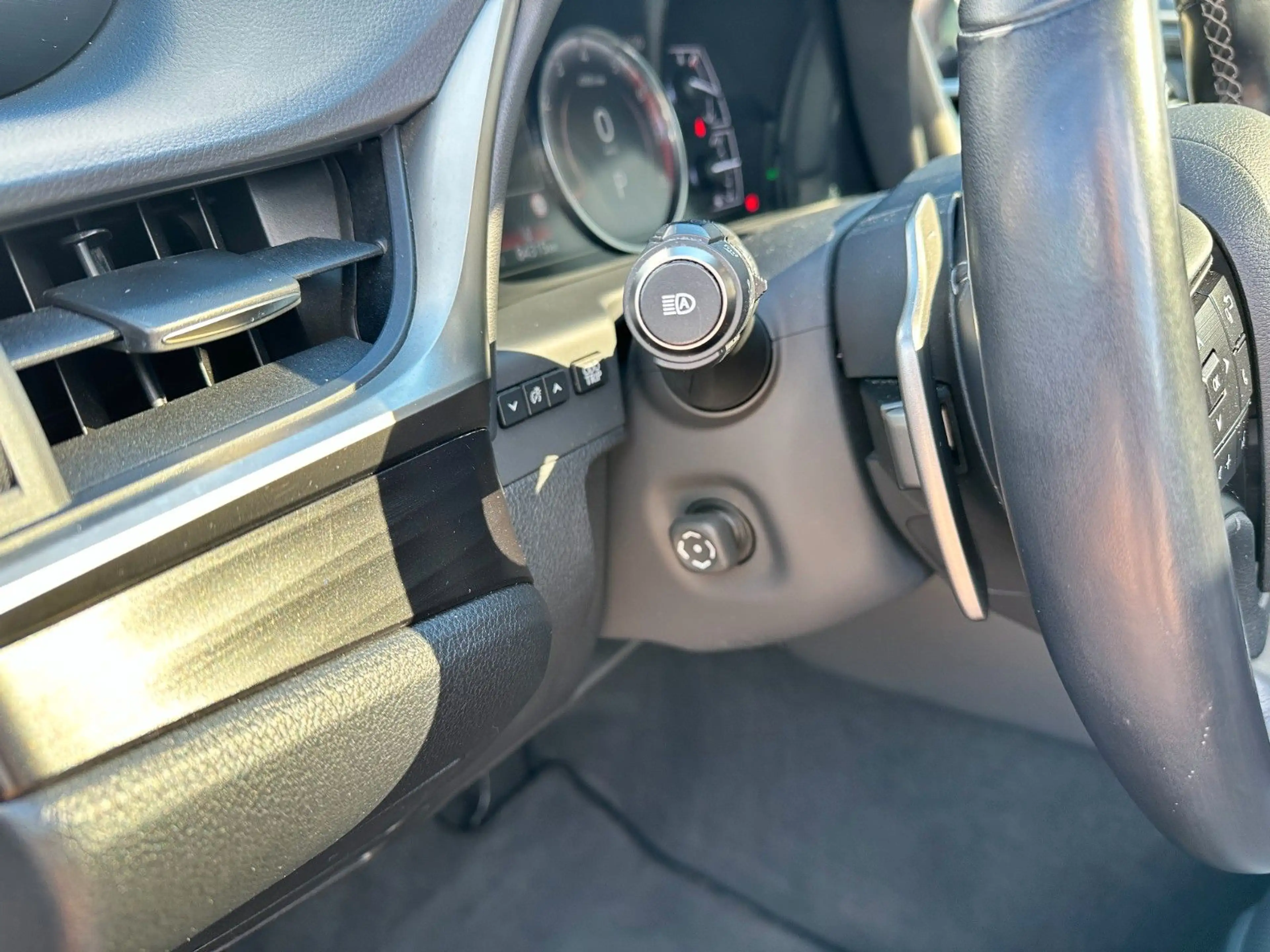 Lexus ES 300 h Hybrid Cam Navi Scheckheft 1.Hand — photo 11