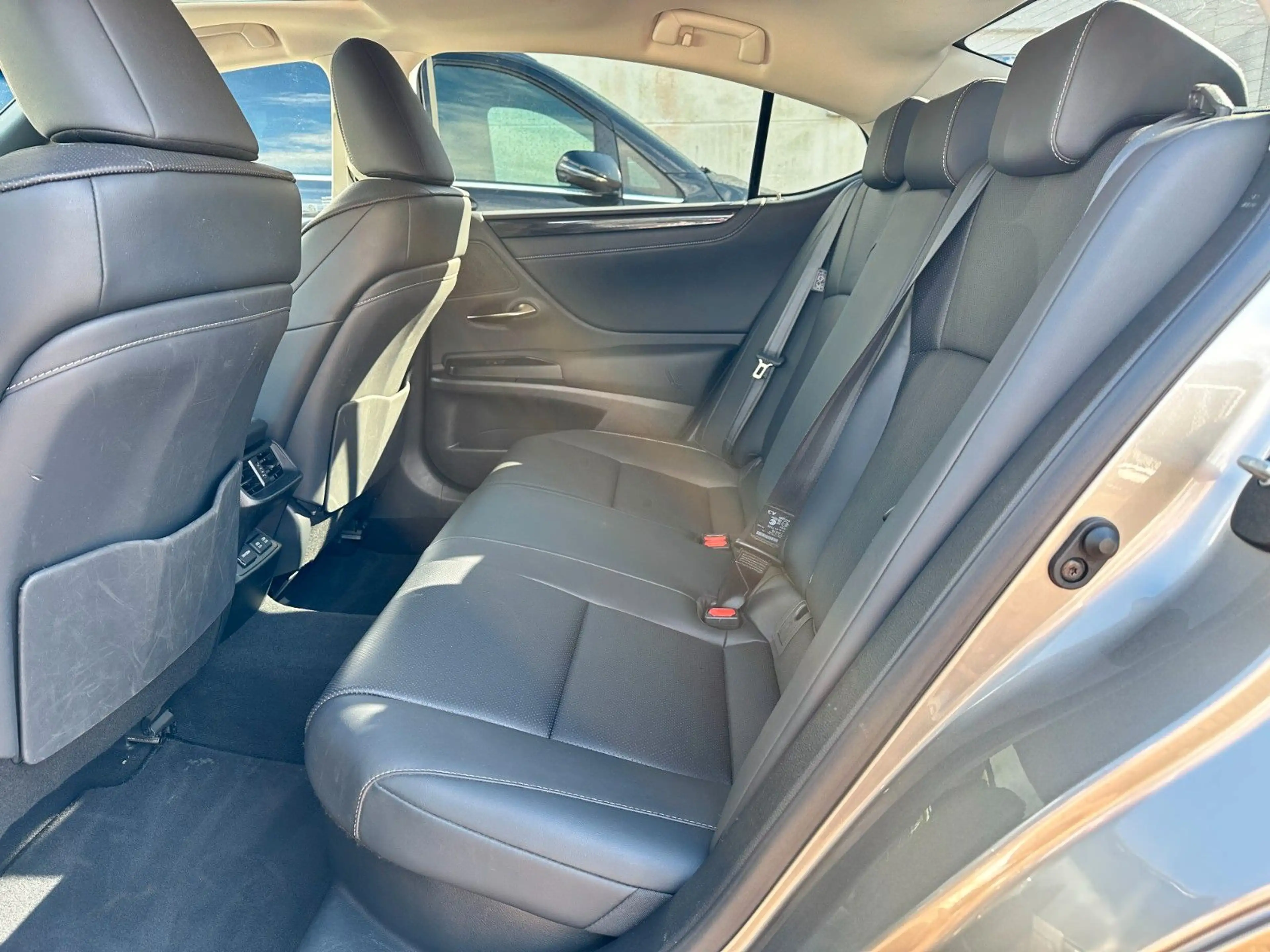 Lexus ES 300 h Hybrid Cam Navi Scheckheft 1.Hand — photo 13