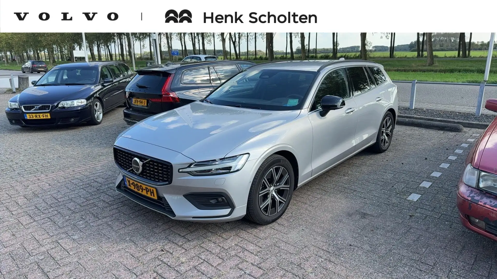 Volvo V60 2.0 B3 Core Gris - 1
